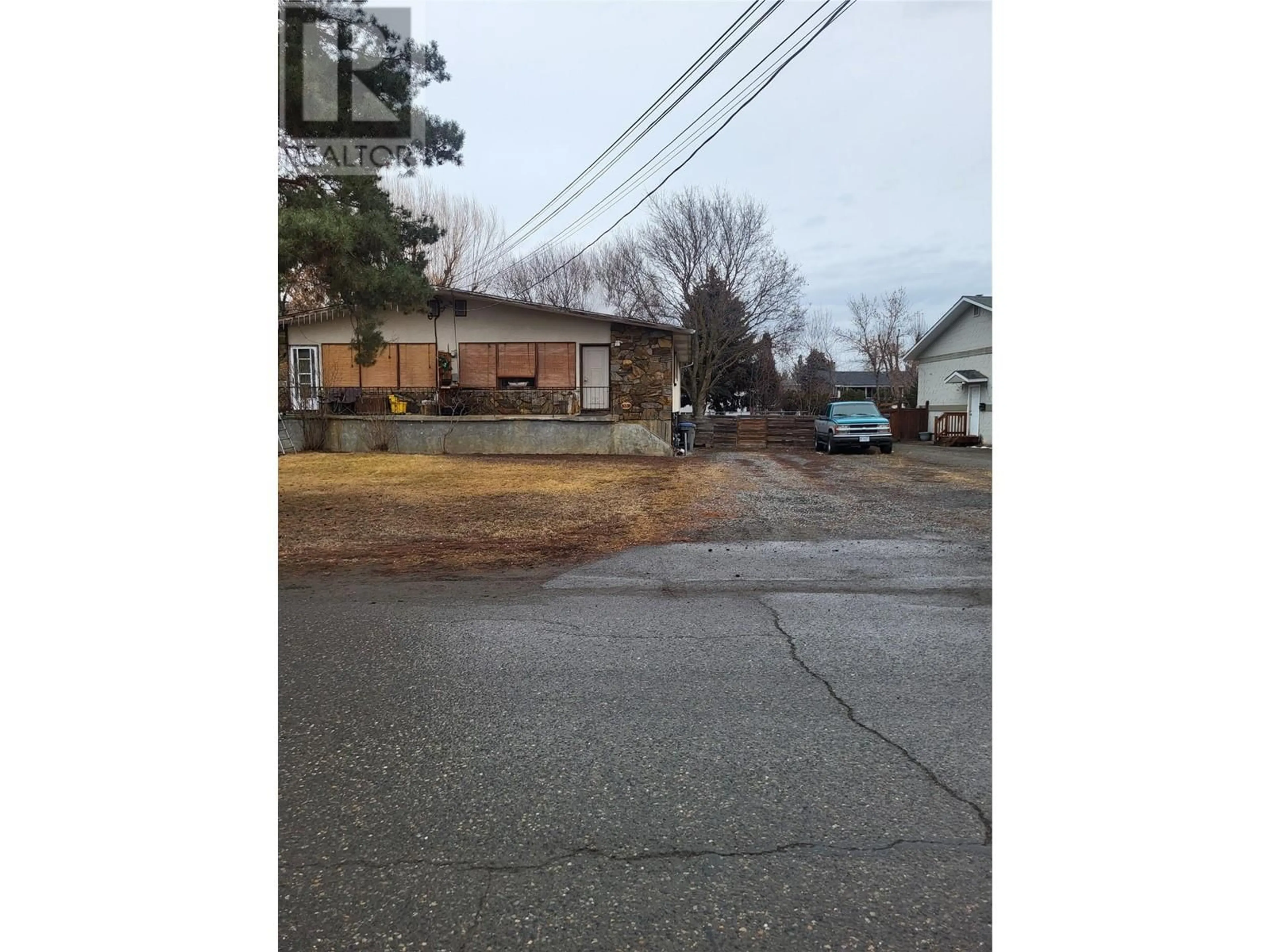 Parking for OVERLANDER DRIVE, Kamloops British Columbia V2B7L1