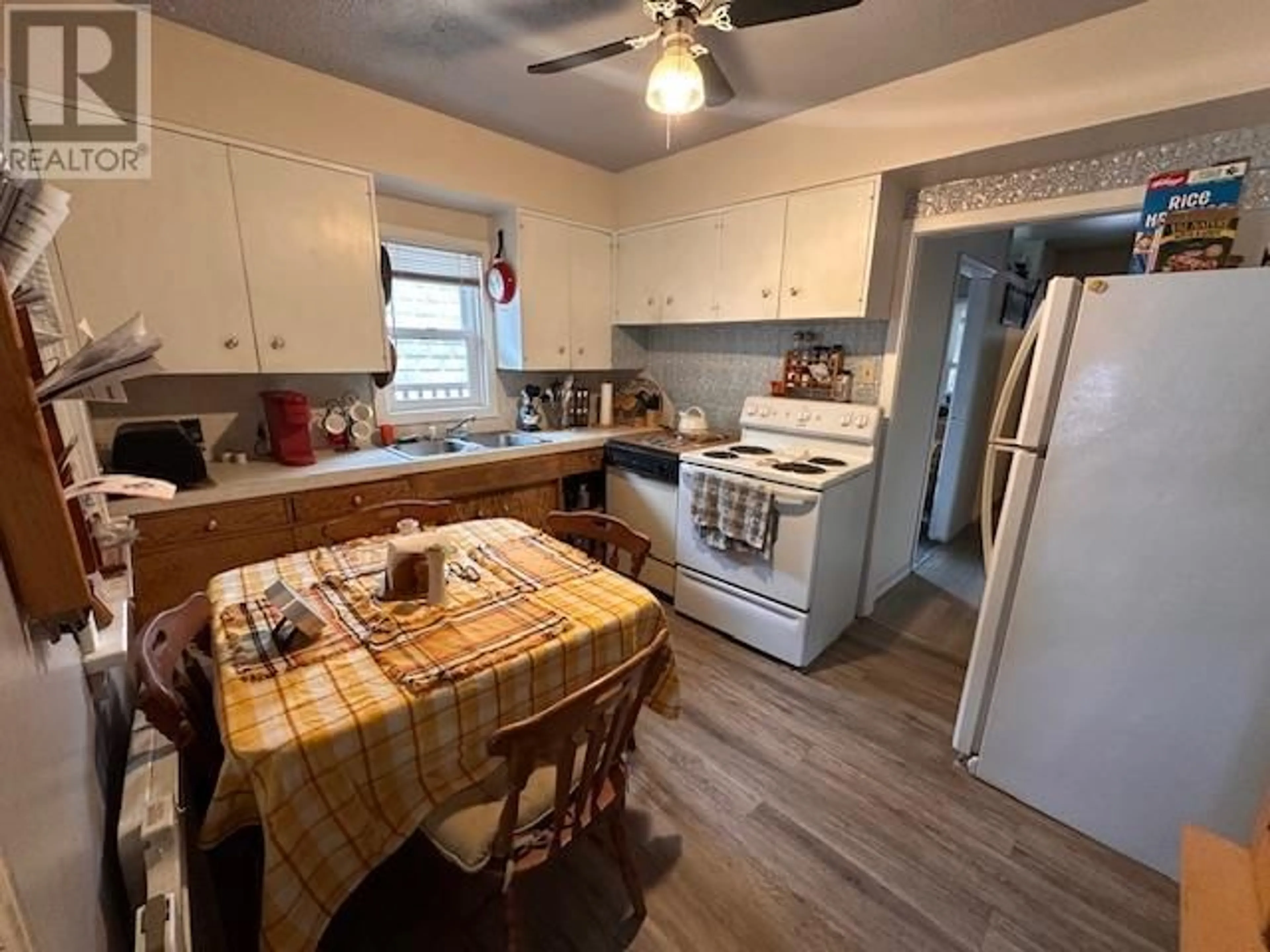Standard kitchen, unknown for 1744 NORAN STREET, Trail British Columbia V1R1W9