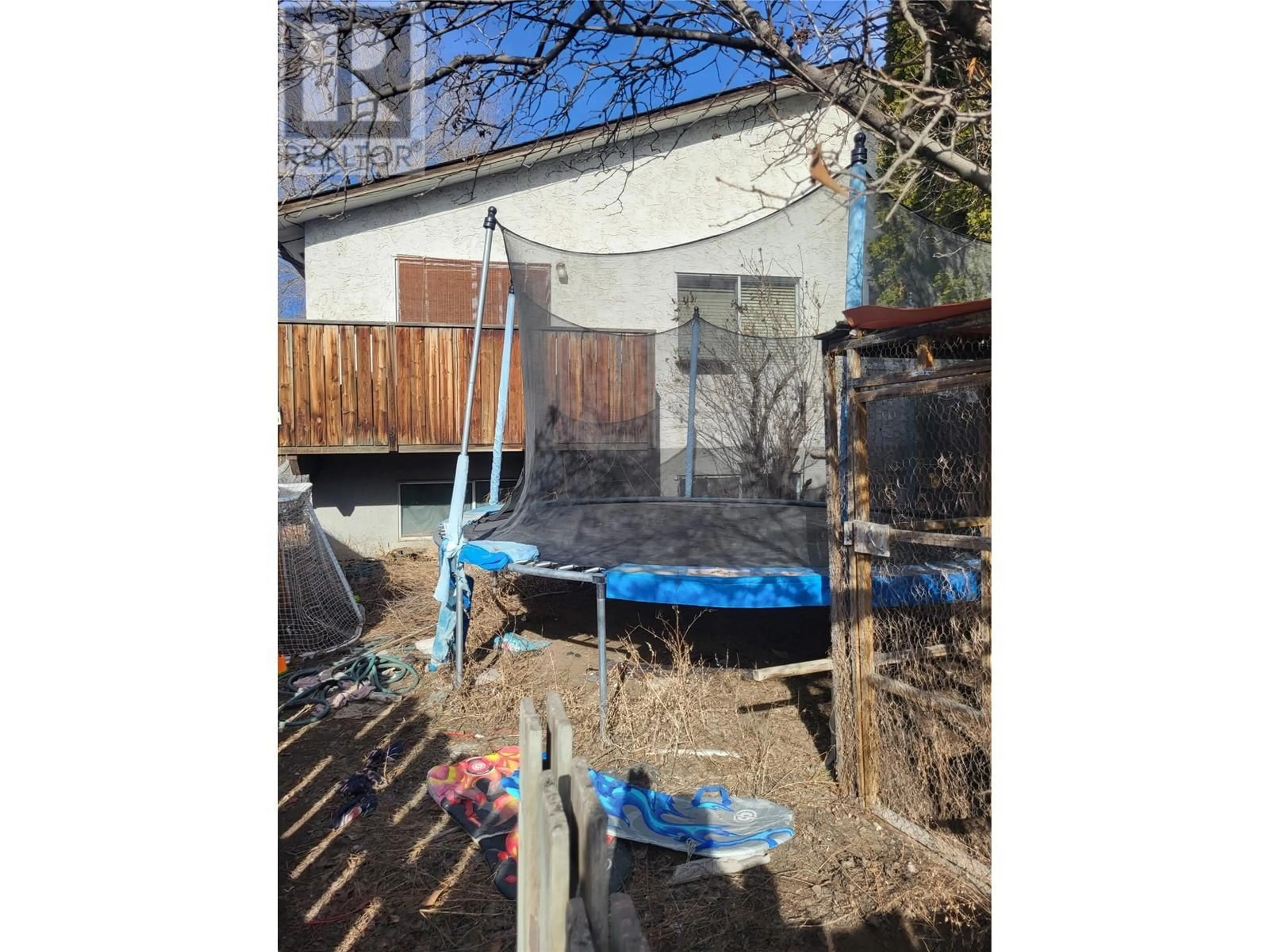 A pic from outside/outdoor area/front of a property/back of a property/a pic from drone, building for 1386 OTTAWA PLACE, Kamloops British Columbia V2B7W4