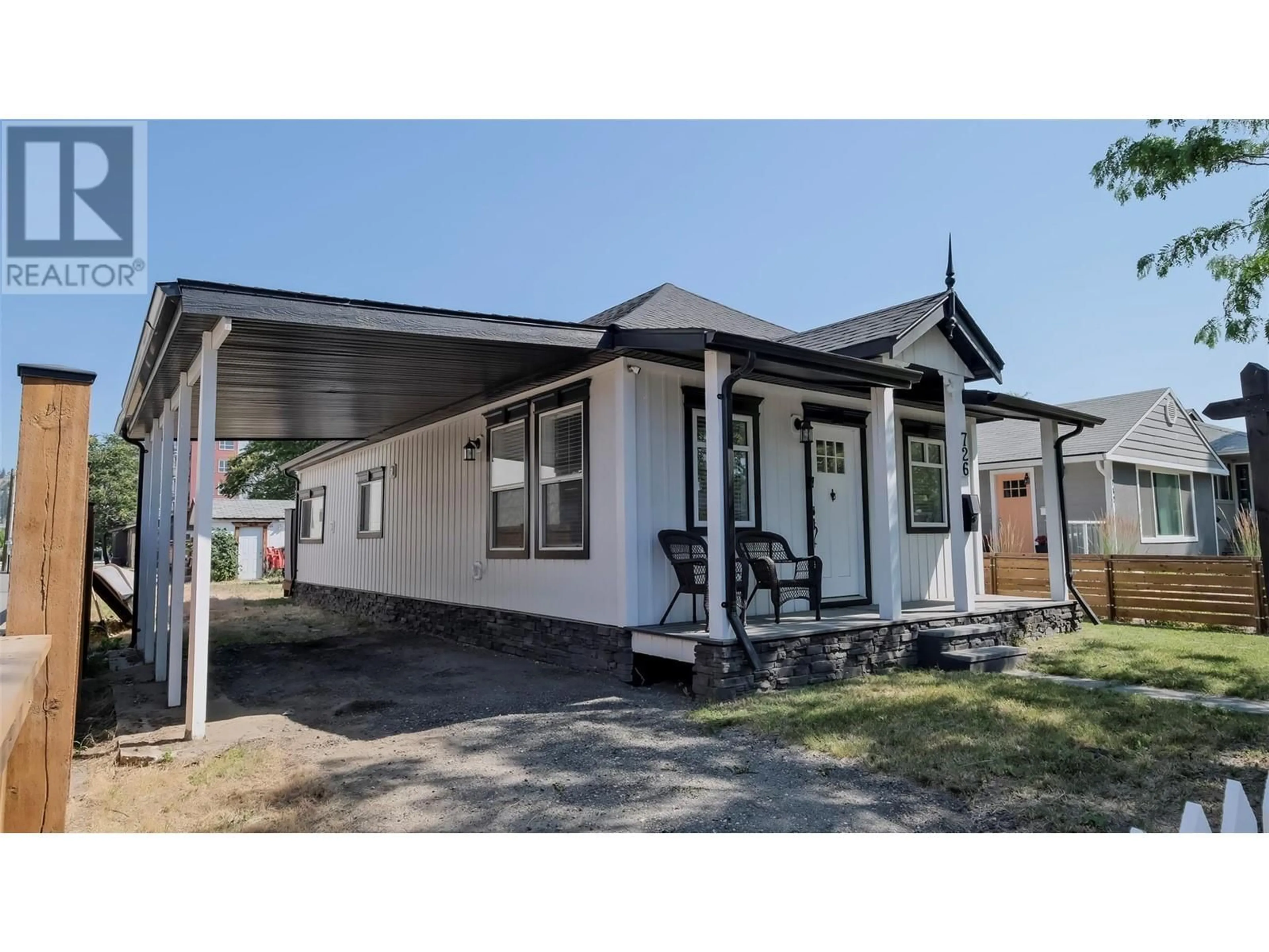 Home with vinyl exterior material, street for 726 CORONATION AVENUE, Kelowna British Columbia V1Y7A3