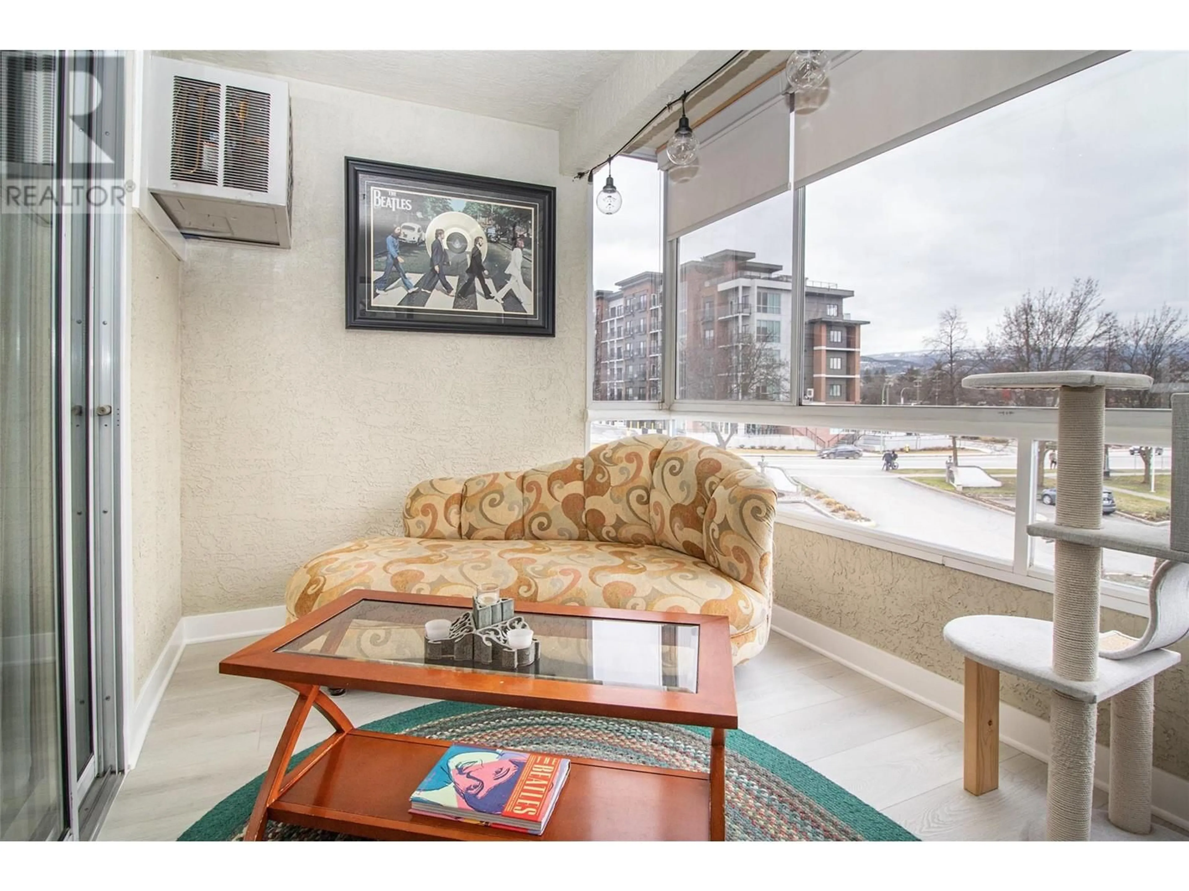 Living room with furniture, unknown for 200 Hollywood Road N Unit# 304, Kelowna British Columbia V1X6Y9