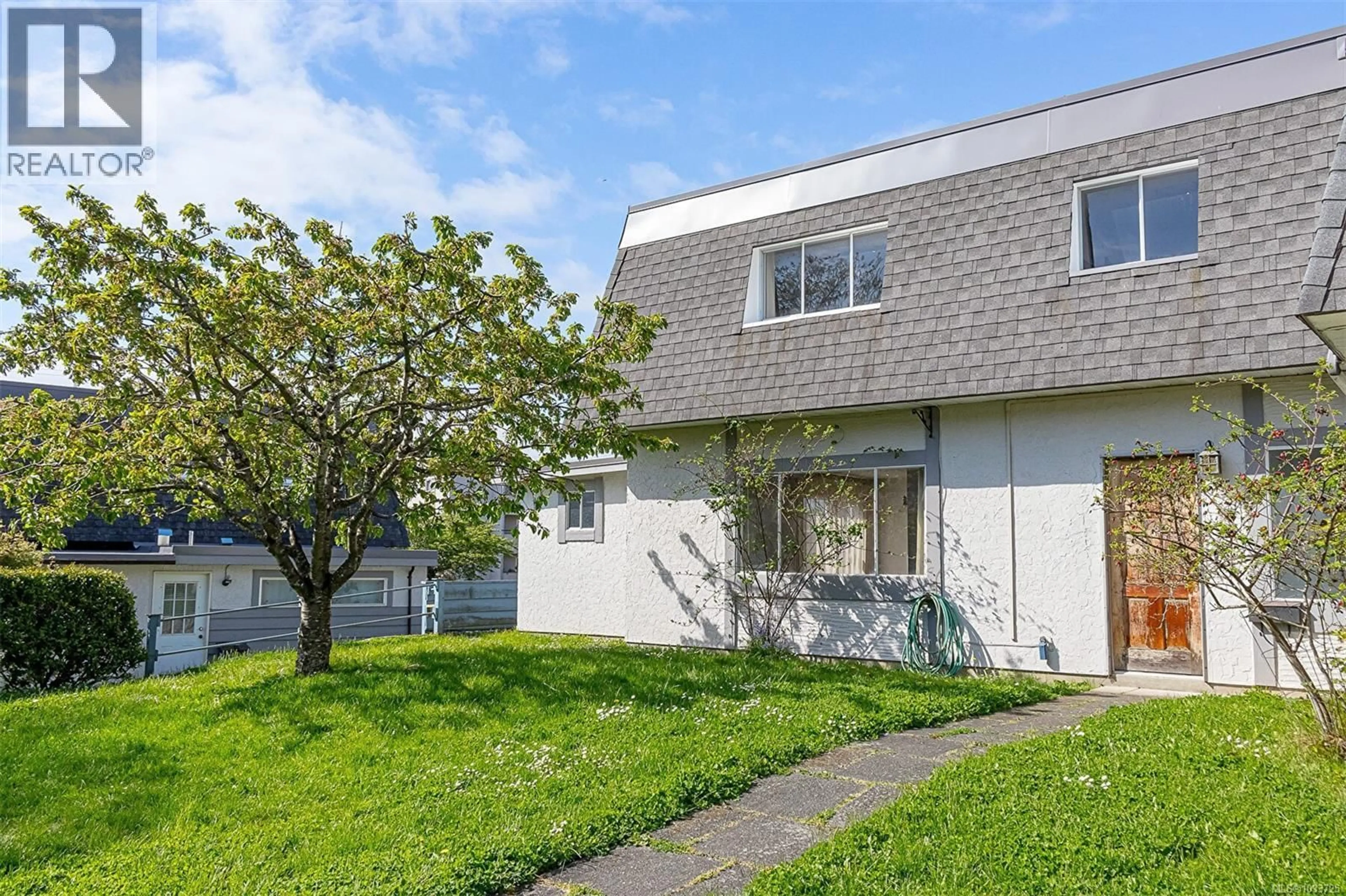 Unknown for 926 MARKET STREET, Victoria British Columbia V8T2E9