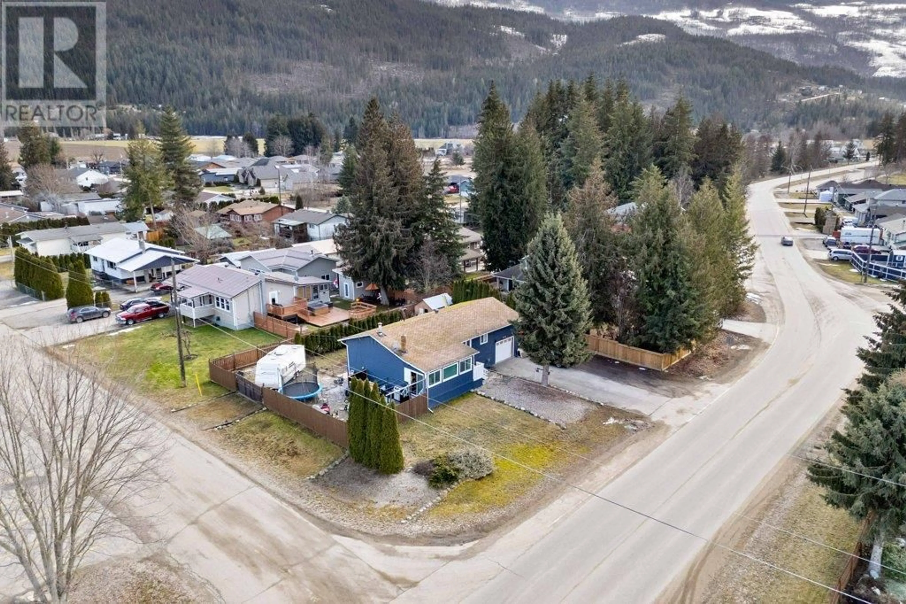 A pic from outside/outdoor area/front of a property/back of a property/a pic from drone, mountain view for 1209 Martinson Avenue, Sicamous British Columbia V0E2V0