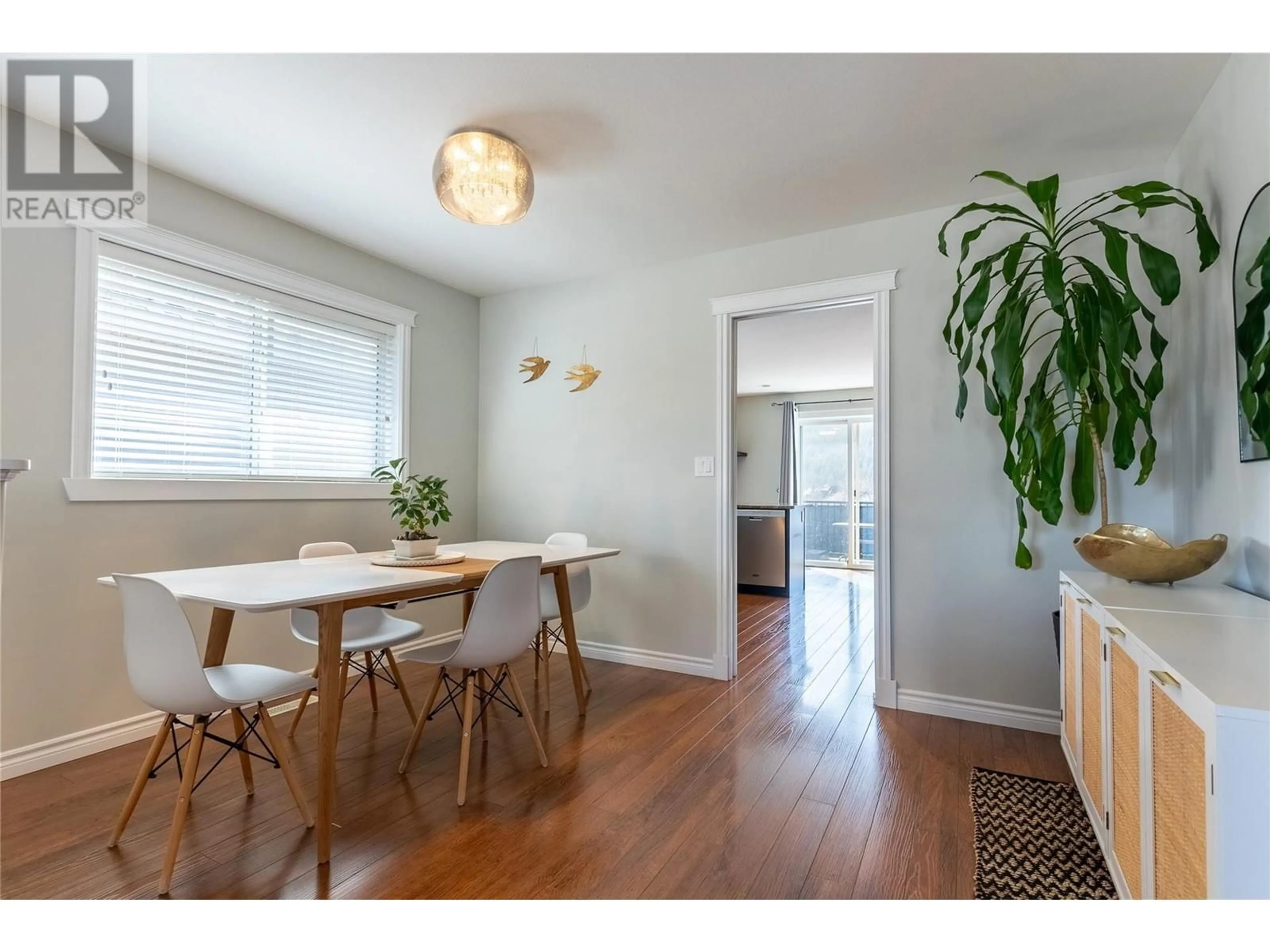 Dining room, wood/laminate floor for 1808 PRIMROSE CRESCENT, Kamloops British Columbia V1S0A6