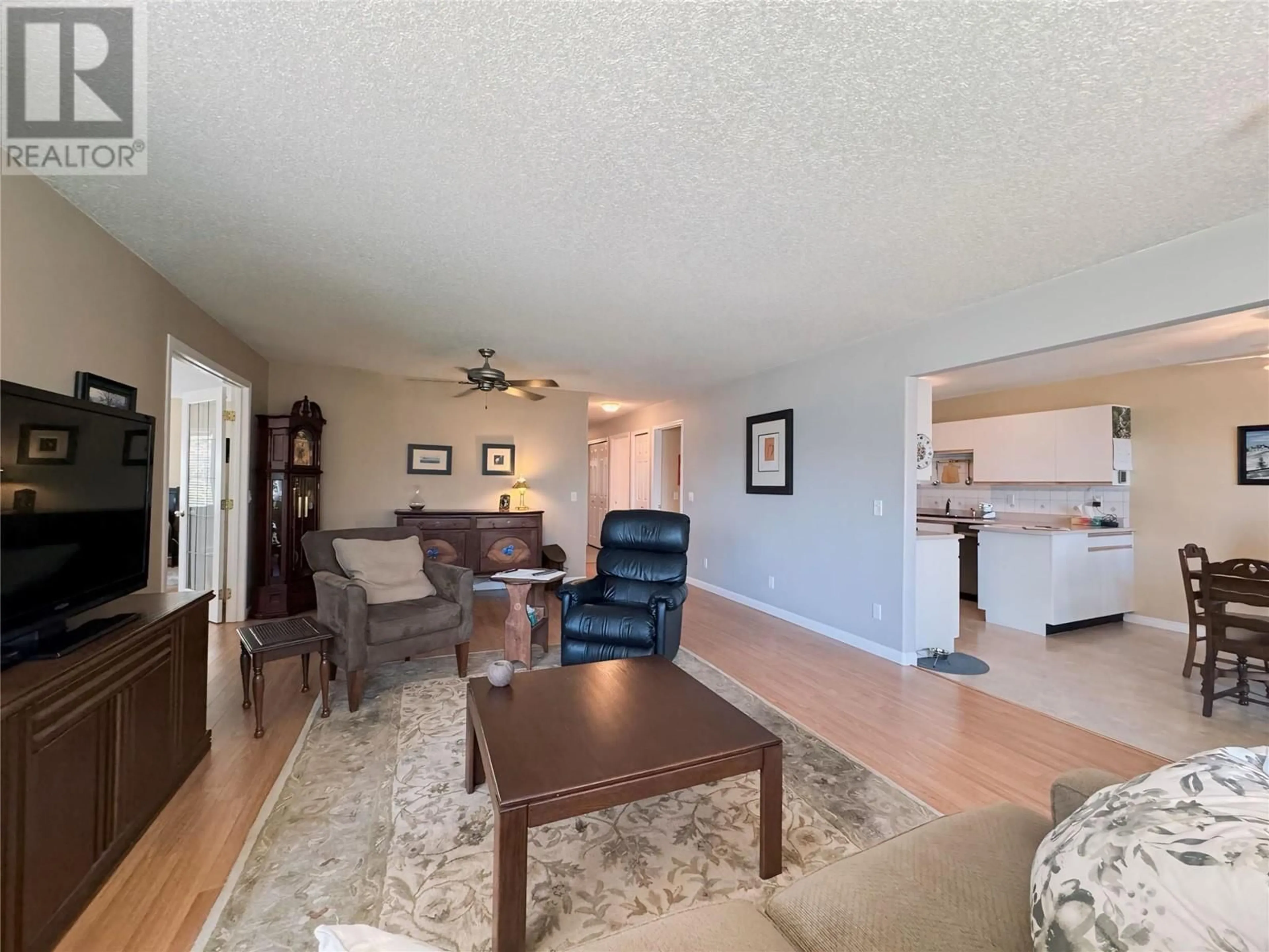 Living room with furniture, unknown for 116 - 4630 PONDEROSA DRIVE, Peachland British Columbia V0H1X5