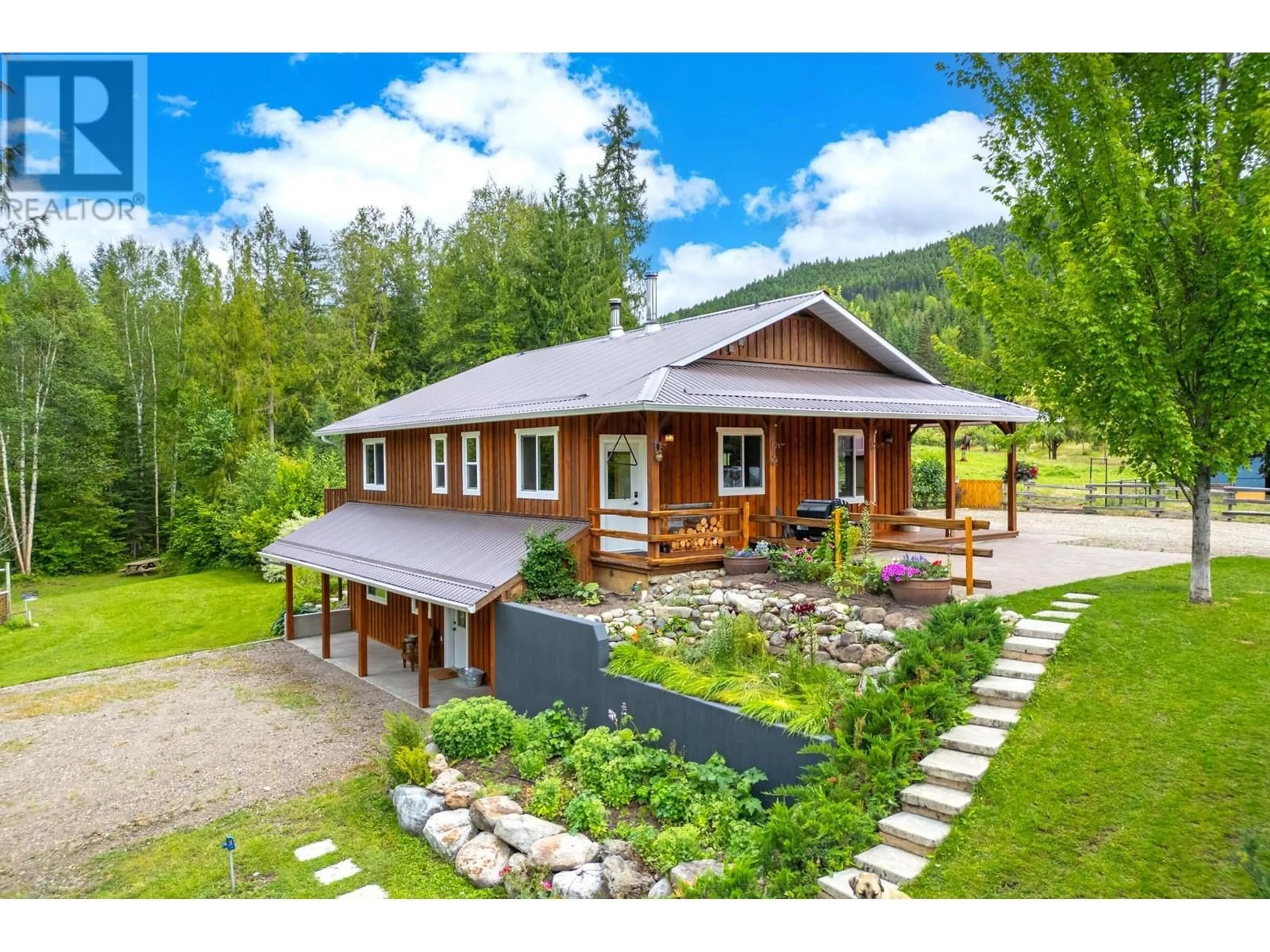 A pic from outside/outdoor area/front of a property/back of a property/a pic from drone, unknown for 380 RICHLANDS ROAD, Cherryville British Columbia V0E2G0