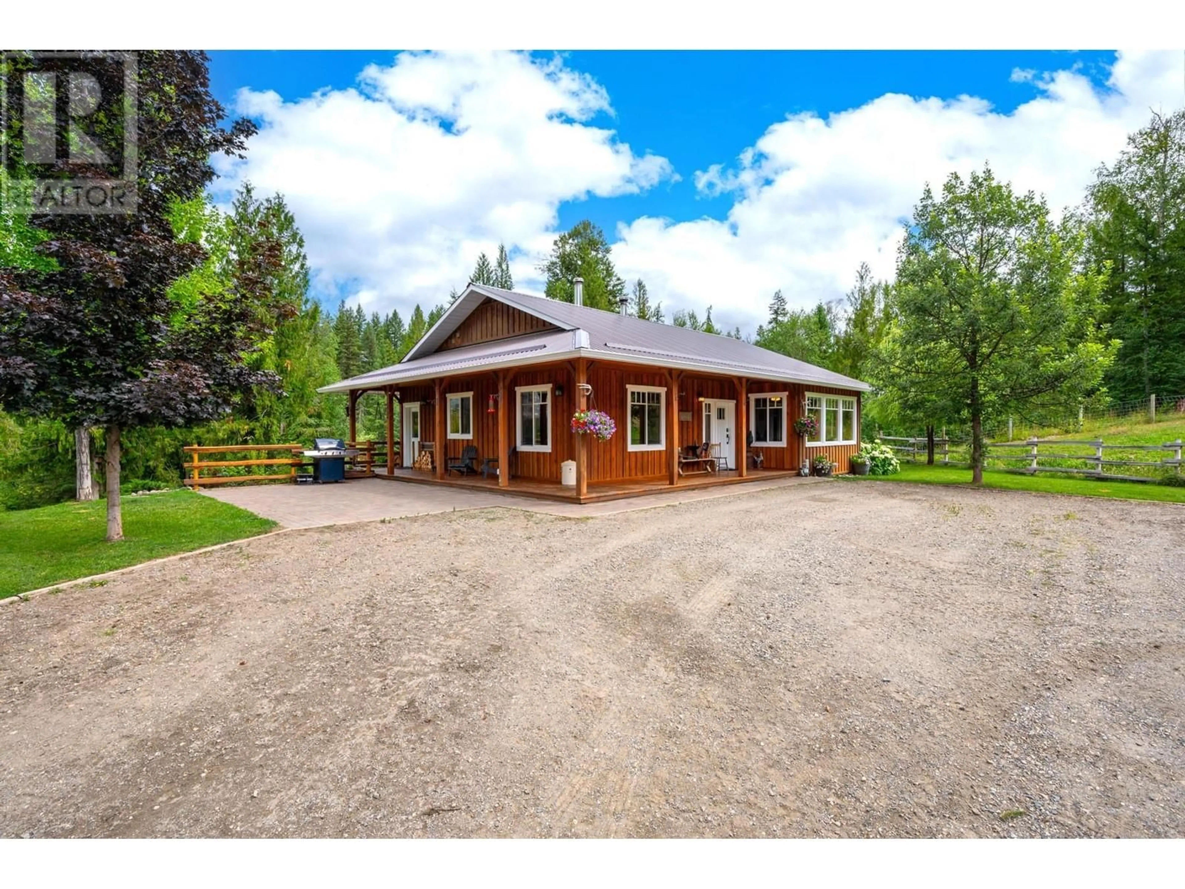 A pic from outside/outdoor area/front of a property/back of a property/a pic from drone, unknown for 380 RICHLANDS ROAD, Cherryville British Columbia V0E2G0