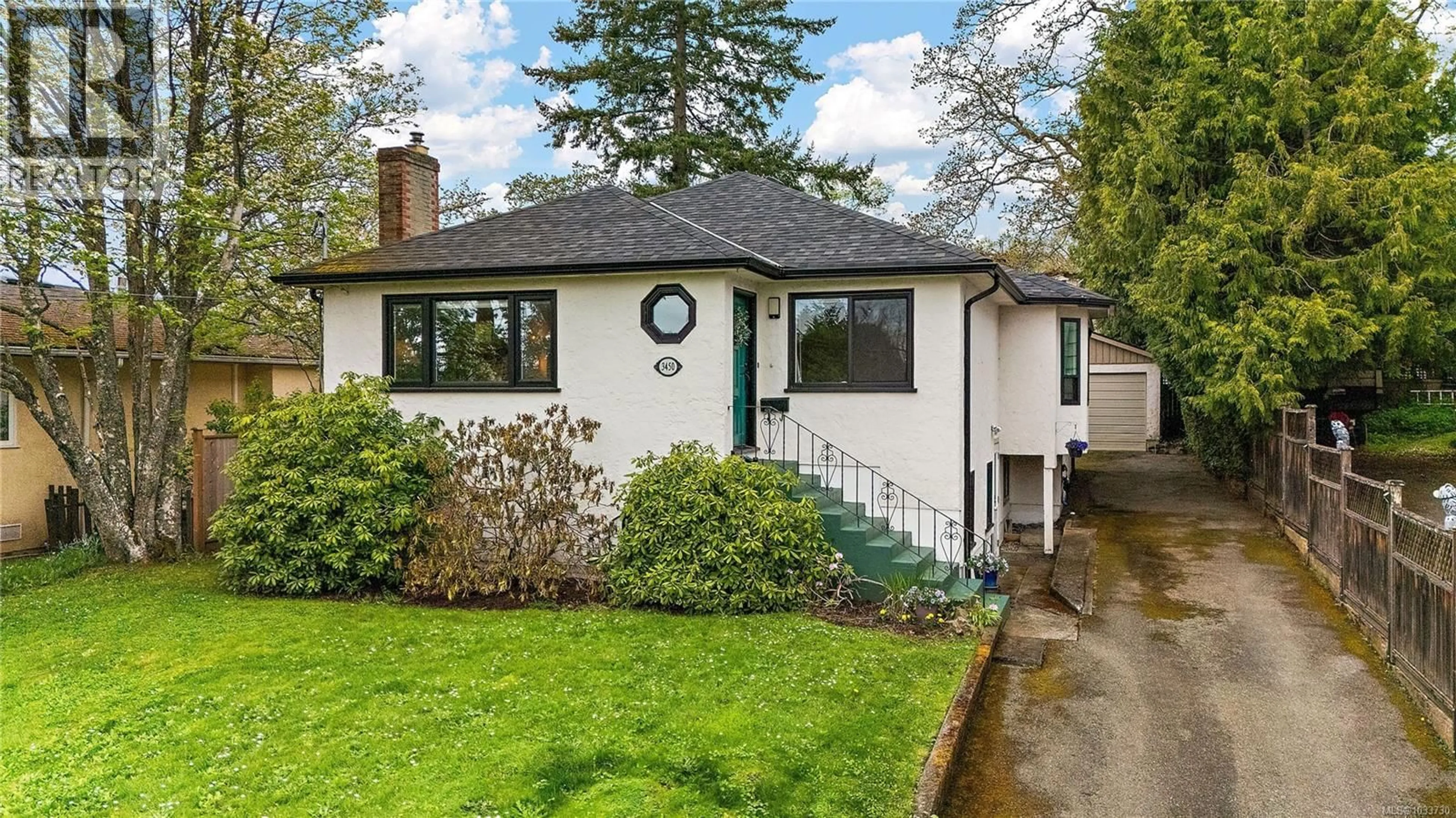 Home with vinyl exterior material, street for 3450 DONCASTER DRIVE, Saanich British Columbia V8P3W1