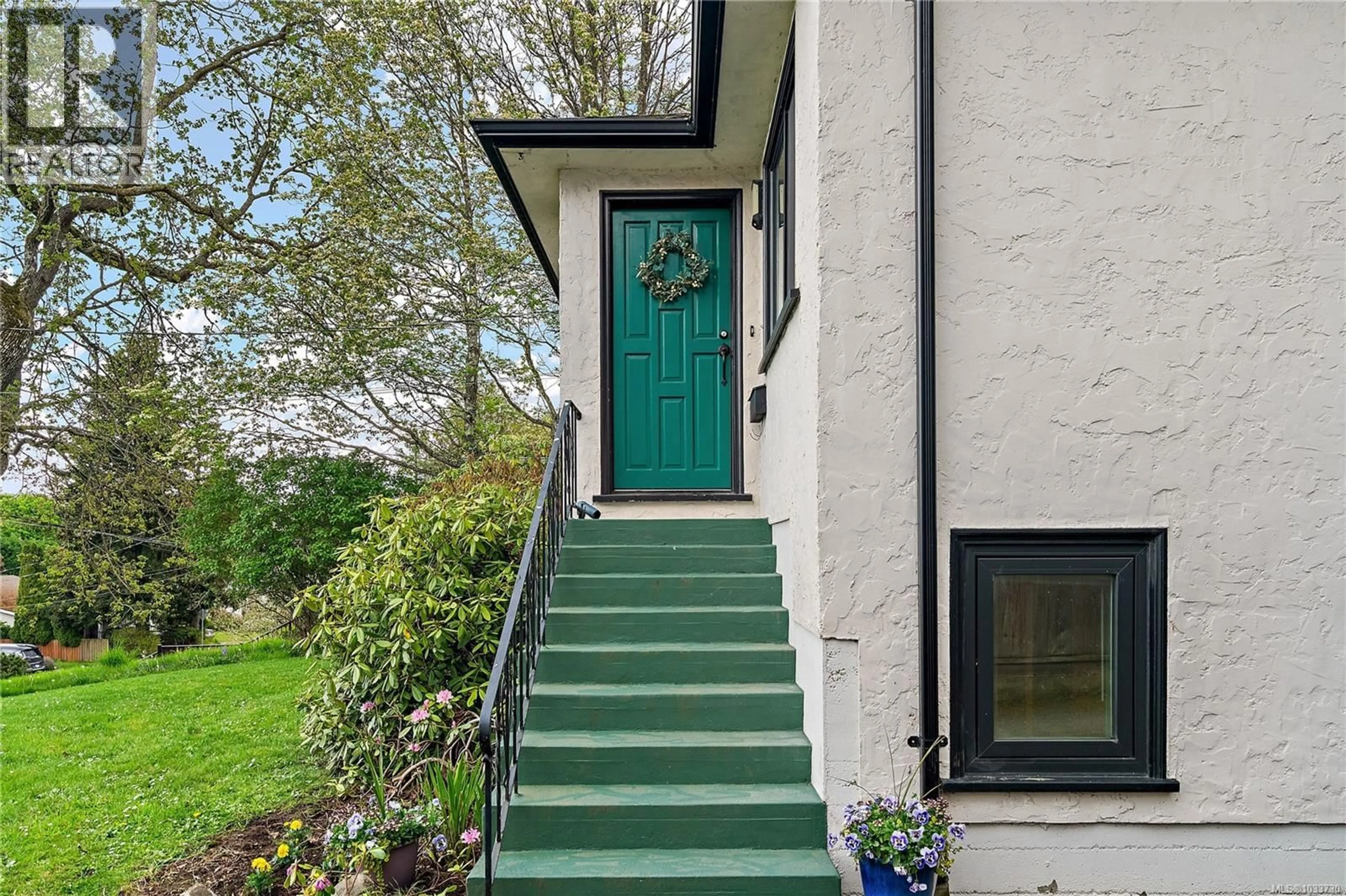 Unknown for 3450 DONCASTER DRIVE, Saanich British Columbia V8P3W1