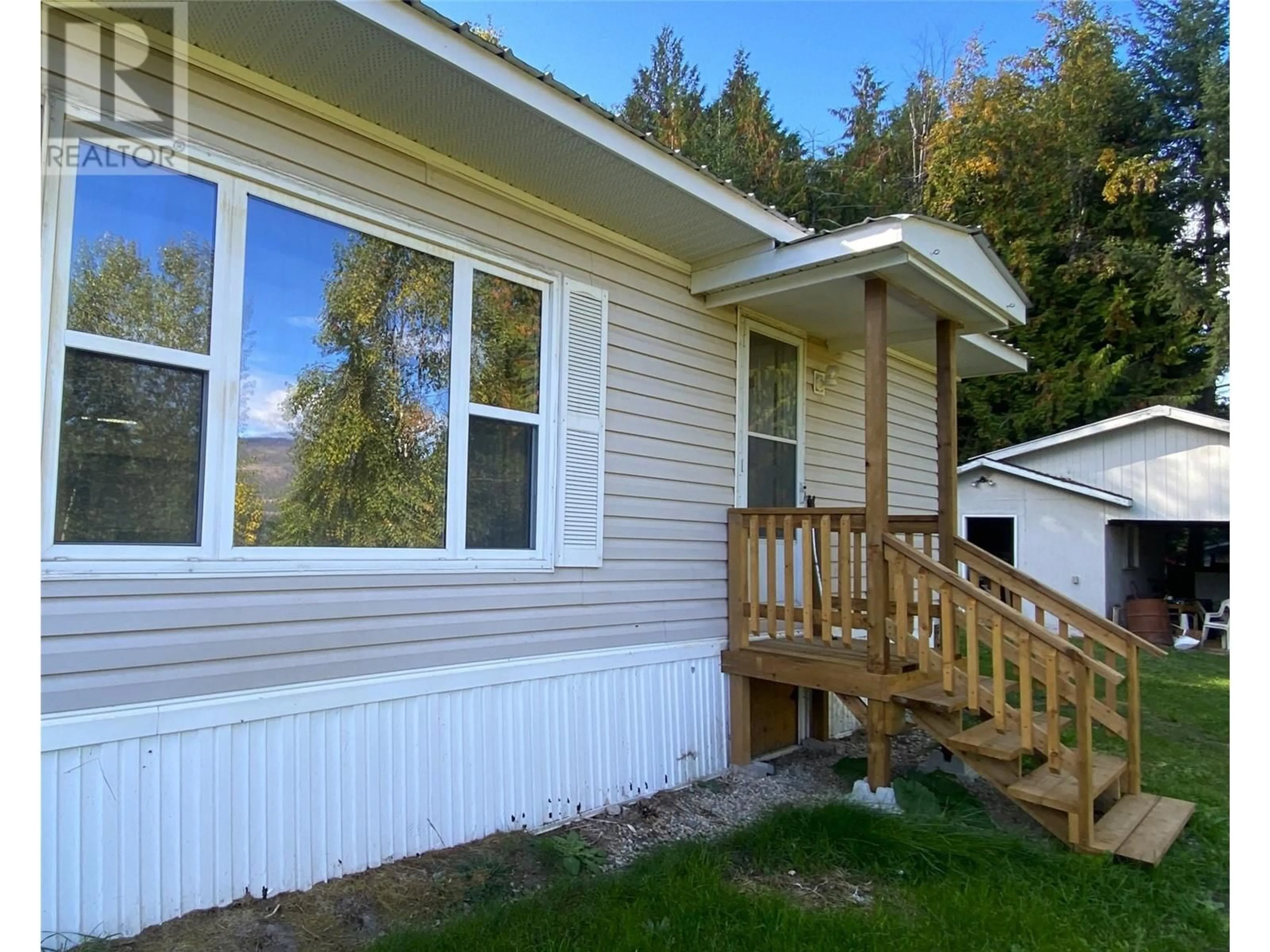 Home with vinyl exterior material, unknown for 655 CAOUETTE ROAD, Sorrento British Columbia V0E2W1