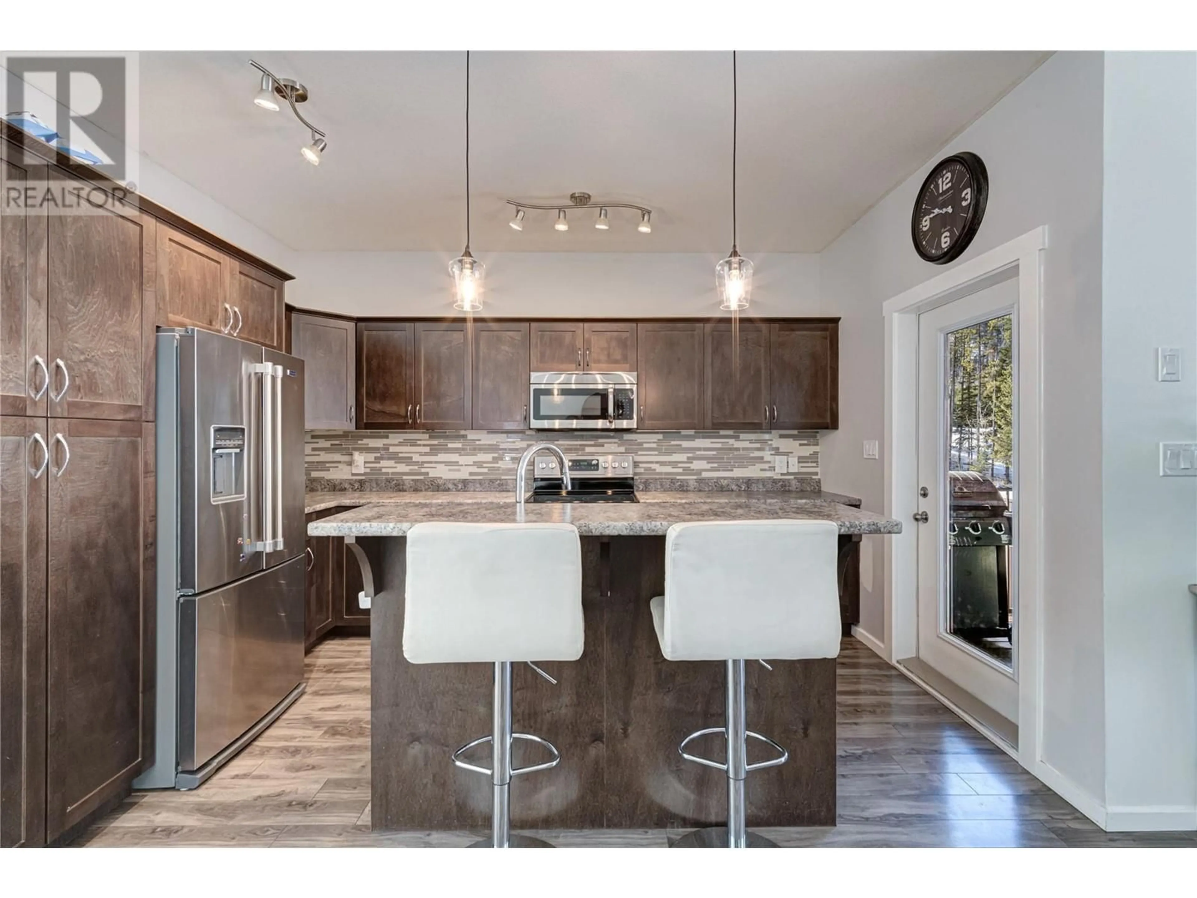 Contemporary kitchen, unknown for 1323 Cherrywood Boulevard, Sparwood British Columbia V0B2G2