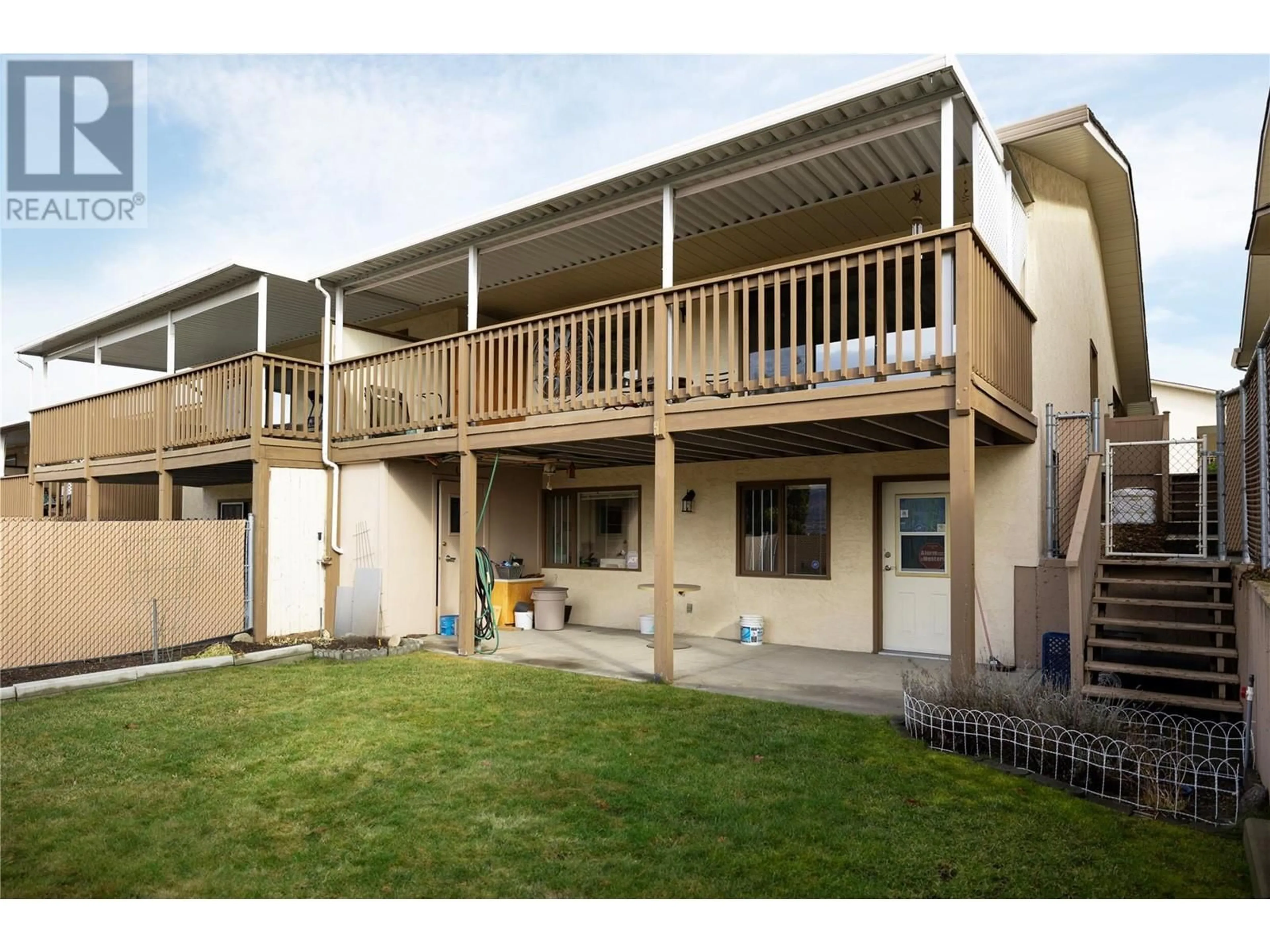 Patio, building for 17 - 3930 20 STREET, Vernon British Columbia V1T4C9