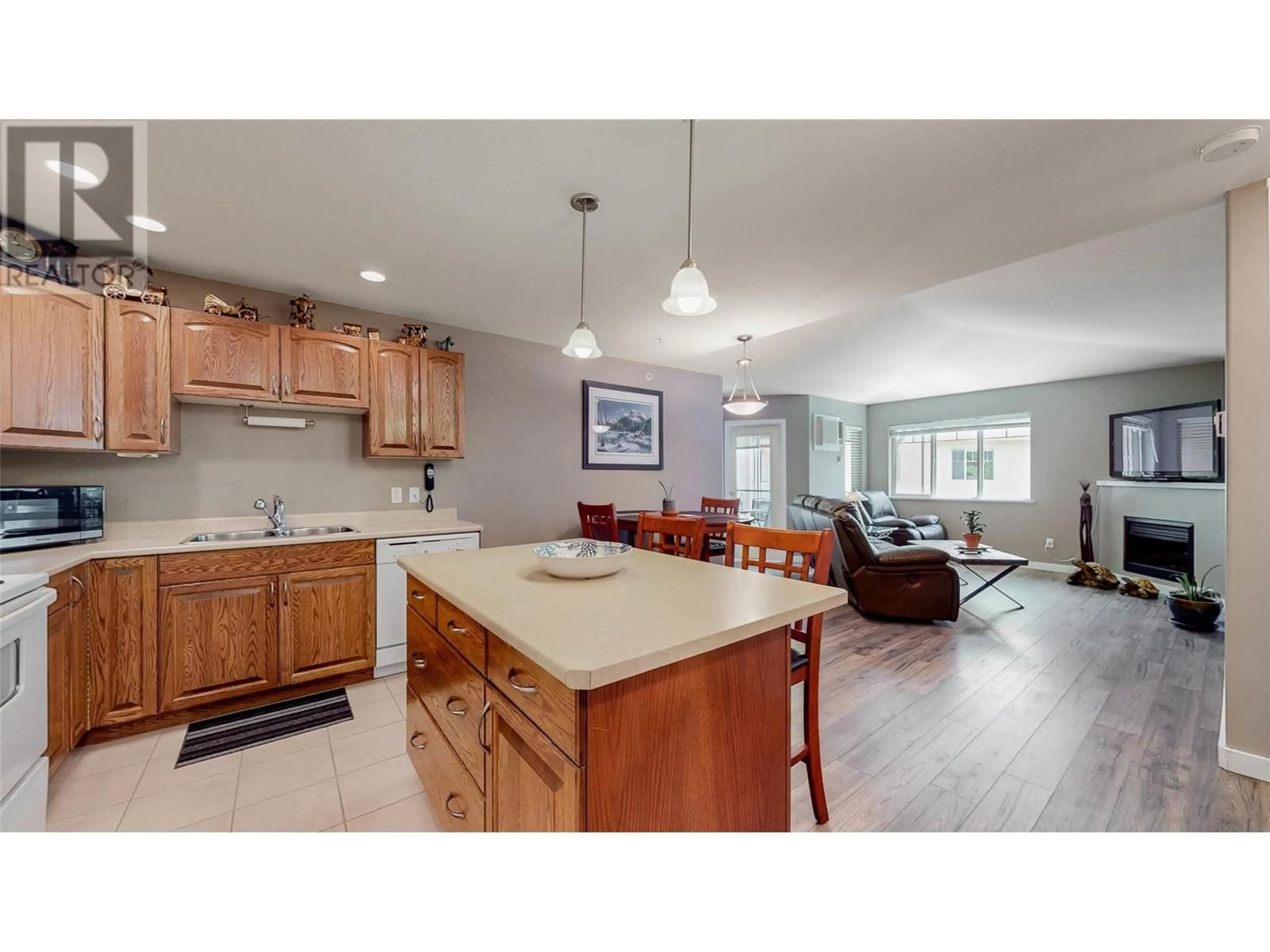 Open concept kitchen, unknown for 309A - 921 SPILLWAY ROAD, Oliver British Columbia V0H1T8