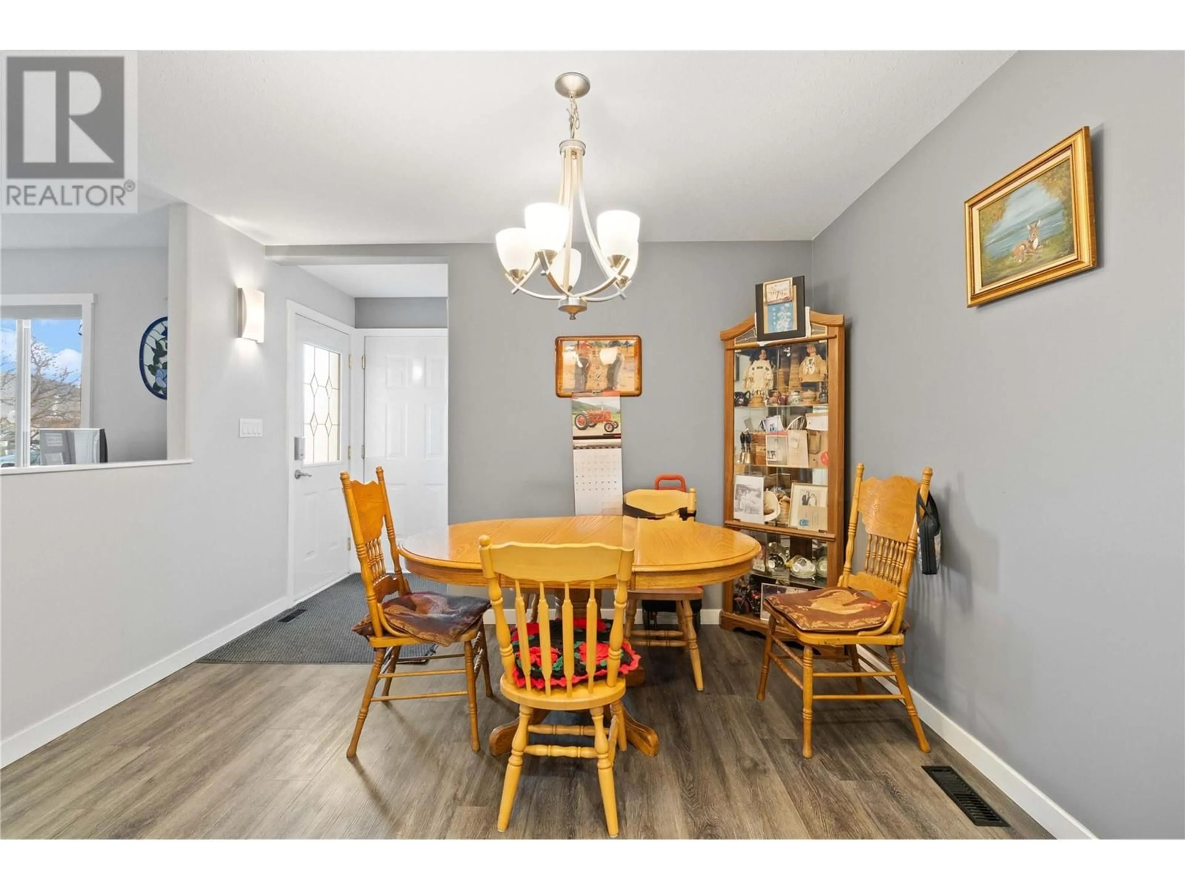 Dining room, wood/laminate floor for 111 Harbourfront Drive NW Unit# 31, Salmon Arm British Columbia V1E1A3