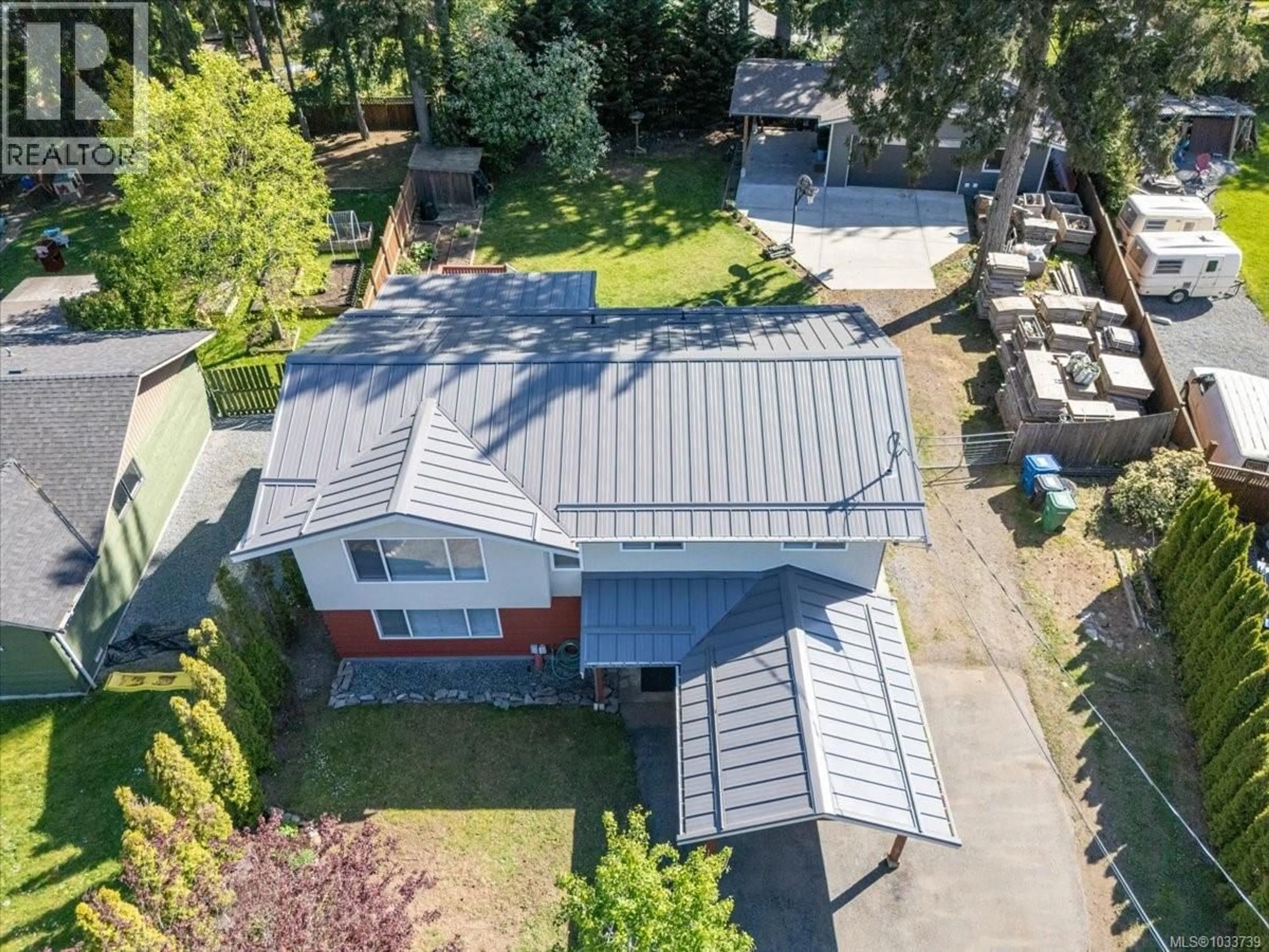 A pic from outside/outdoor area/front of a property/back of a property/a pic from drone, street for 2629 WILLOW GROUSE CRESCENT, Nanaimo British Columbia V9T3T5