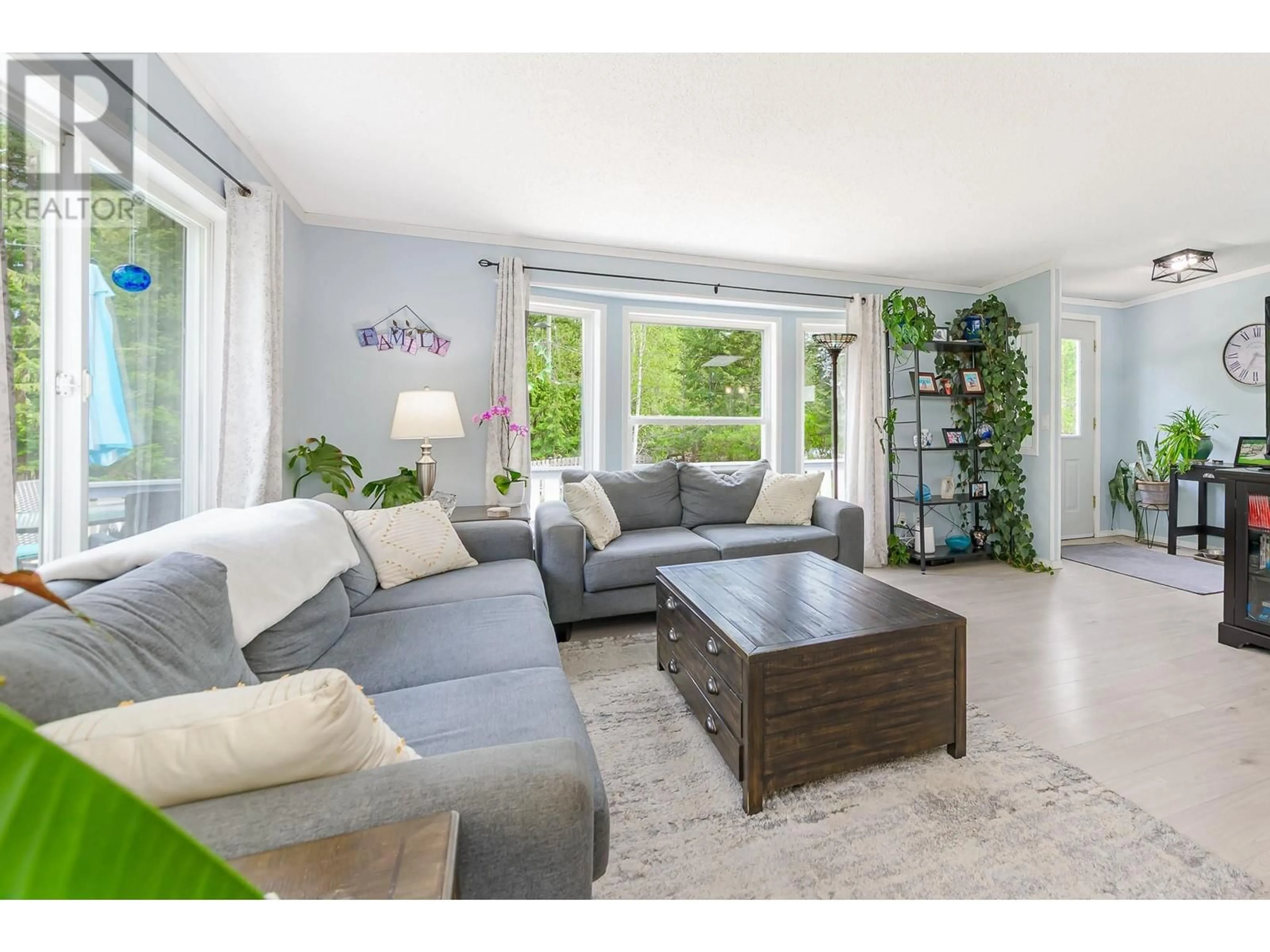 Living room with furniture, unknown for 725 ABBINGTON LANE, Tappen British Columbia V0E2X0
