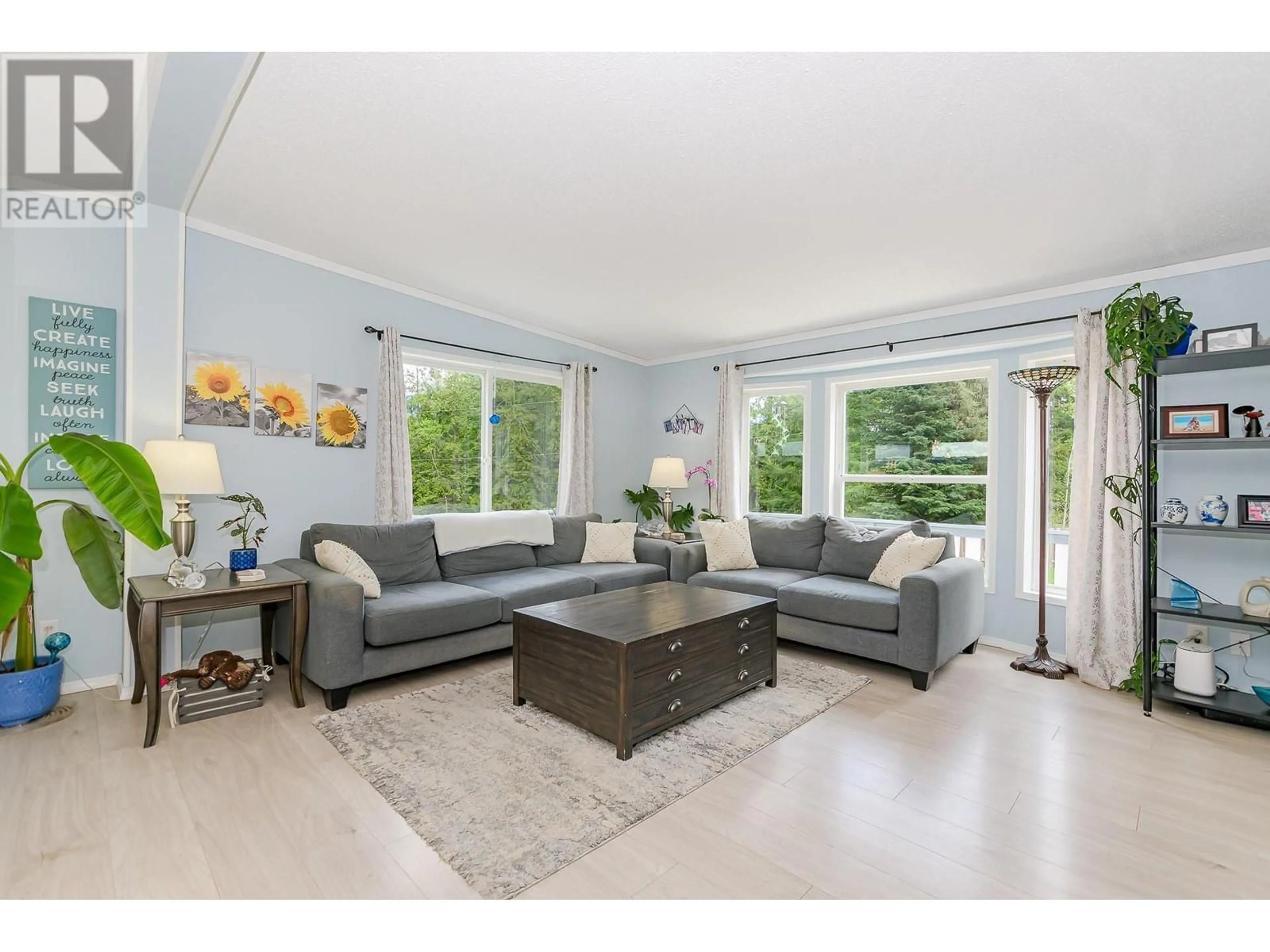 Living room with furniture, unknown for 725 ABBINGTON LANE, Tappen British Columbia V0E2X0