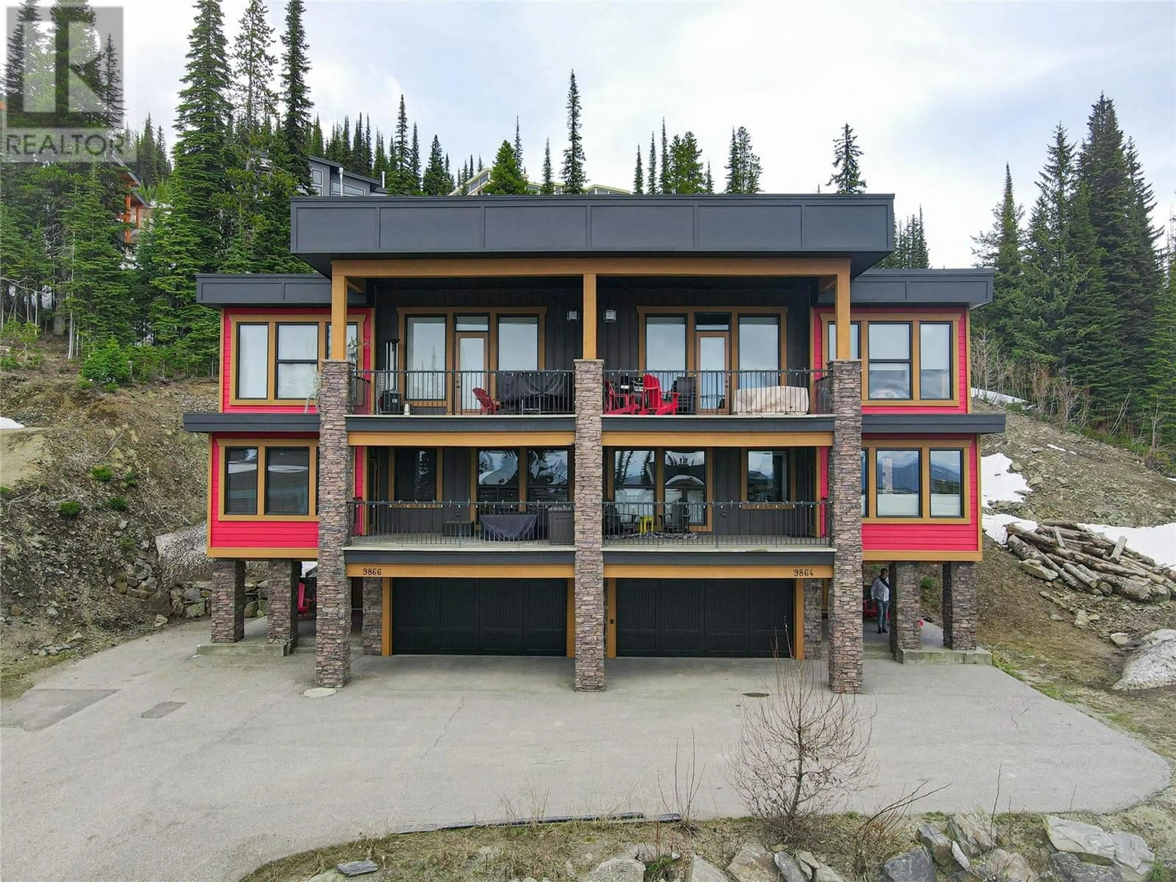 A pic from outside/outdoor area/front of a property/back of a property/a pic from drone, unknown for 9864 Cathedral Drive, Silver Star British Columbia V1B3M1