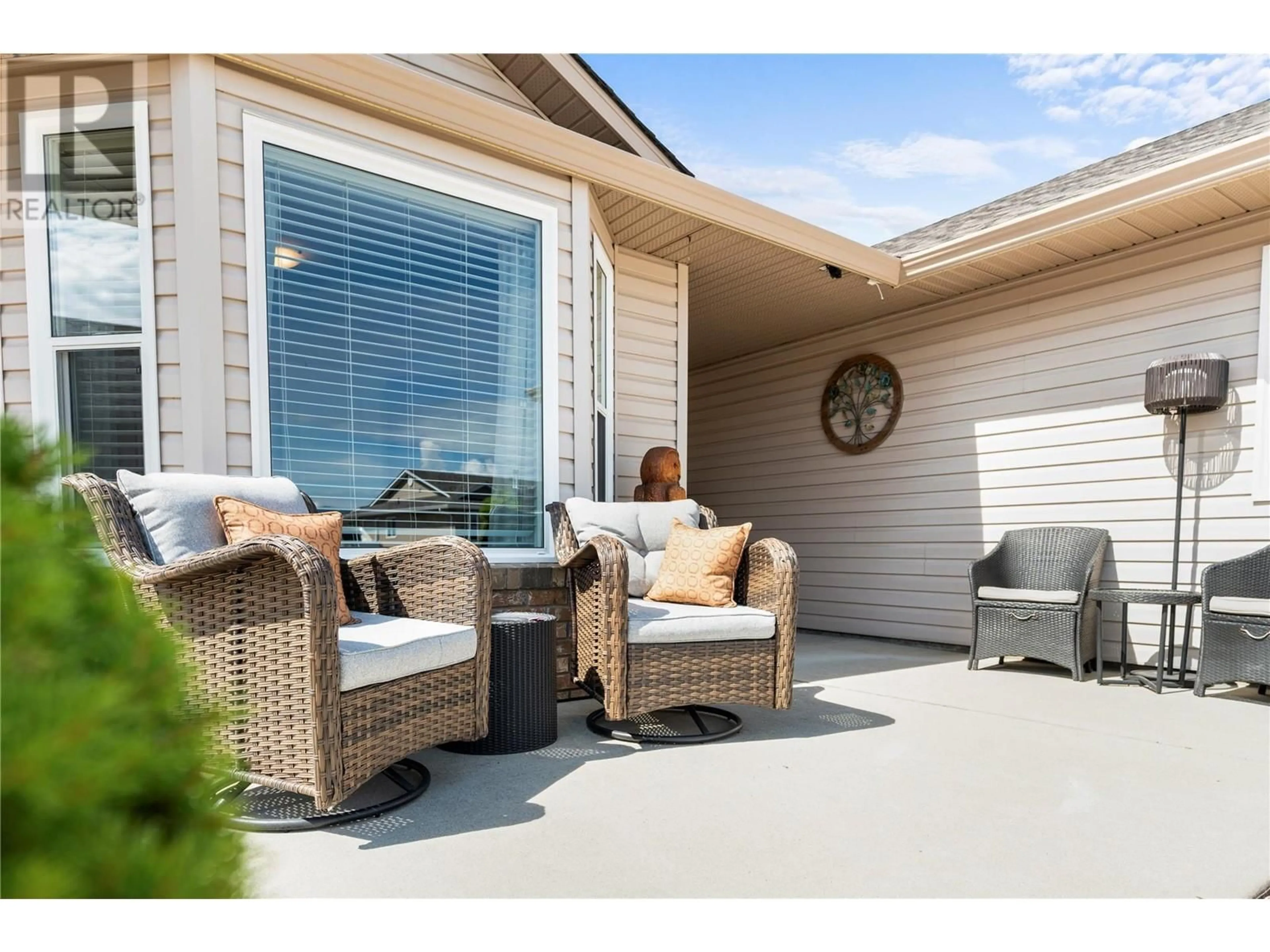 Home with vinyl exterior material, water/lake/river/ocean view for 5011 5 Avenue, Vernon British Columbia V1H1Z1