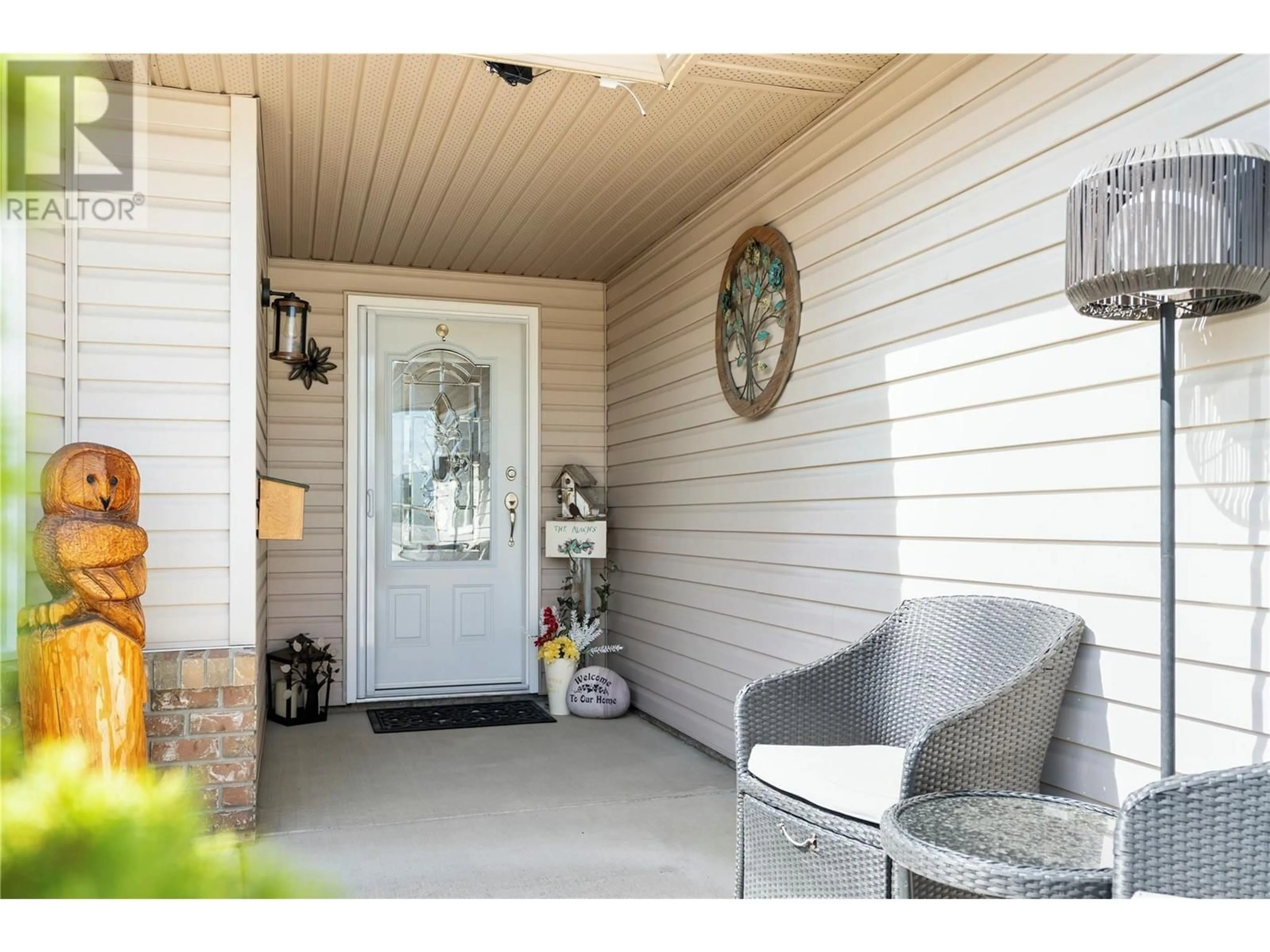 Indoor entryway for 5011 5 Avenue, Vernon British Columbia V1H1Z1