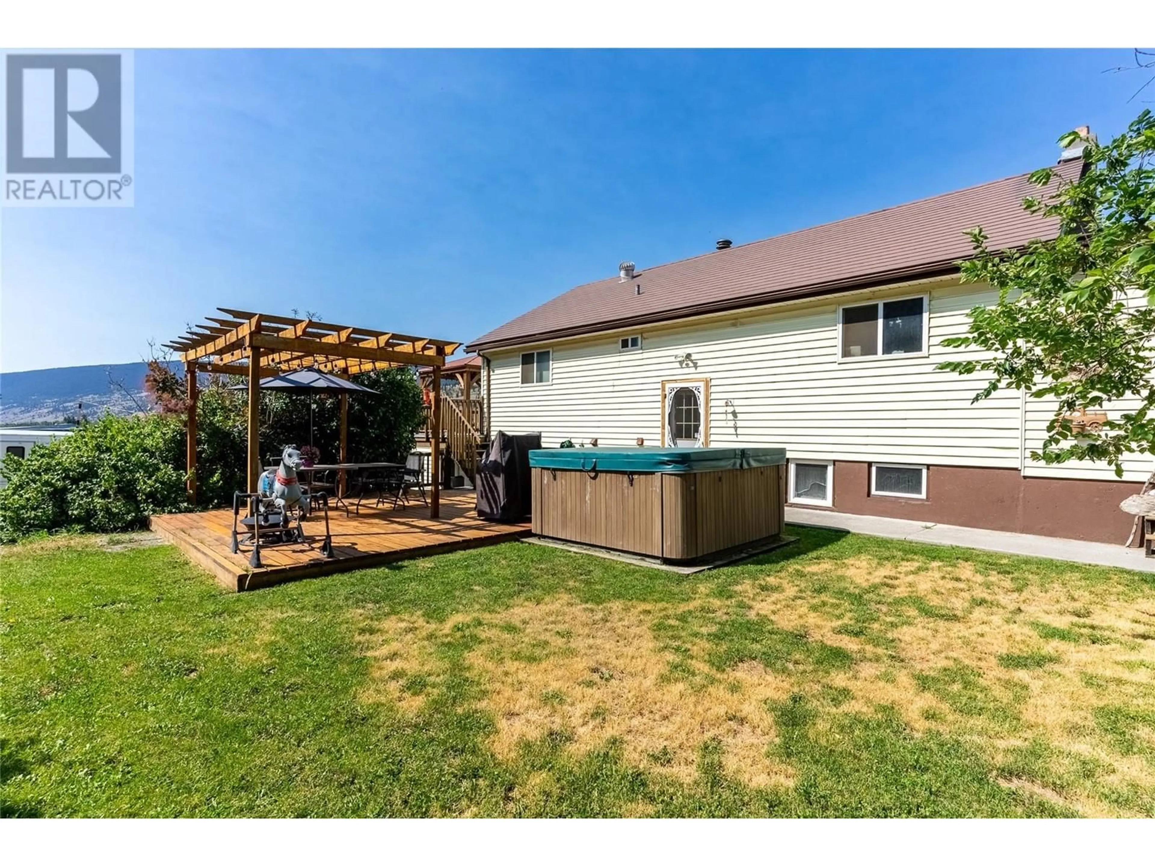 Patio, unknown for 4088 HILLS FRONTAGE ROAD, Cache Creek British Columbia V0K1H0