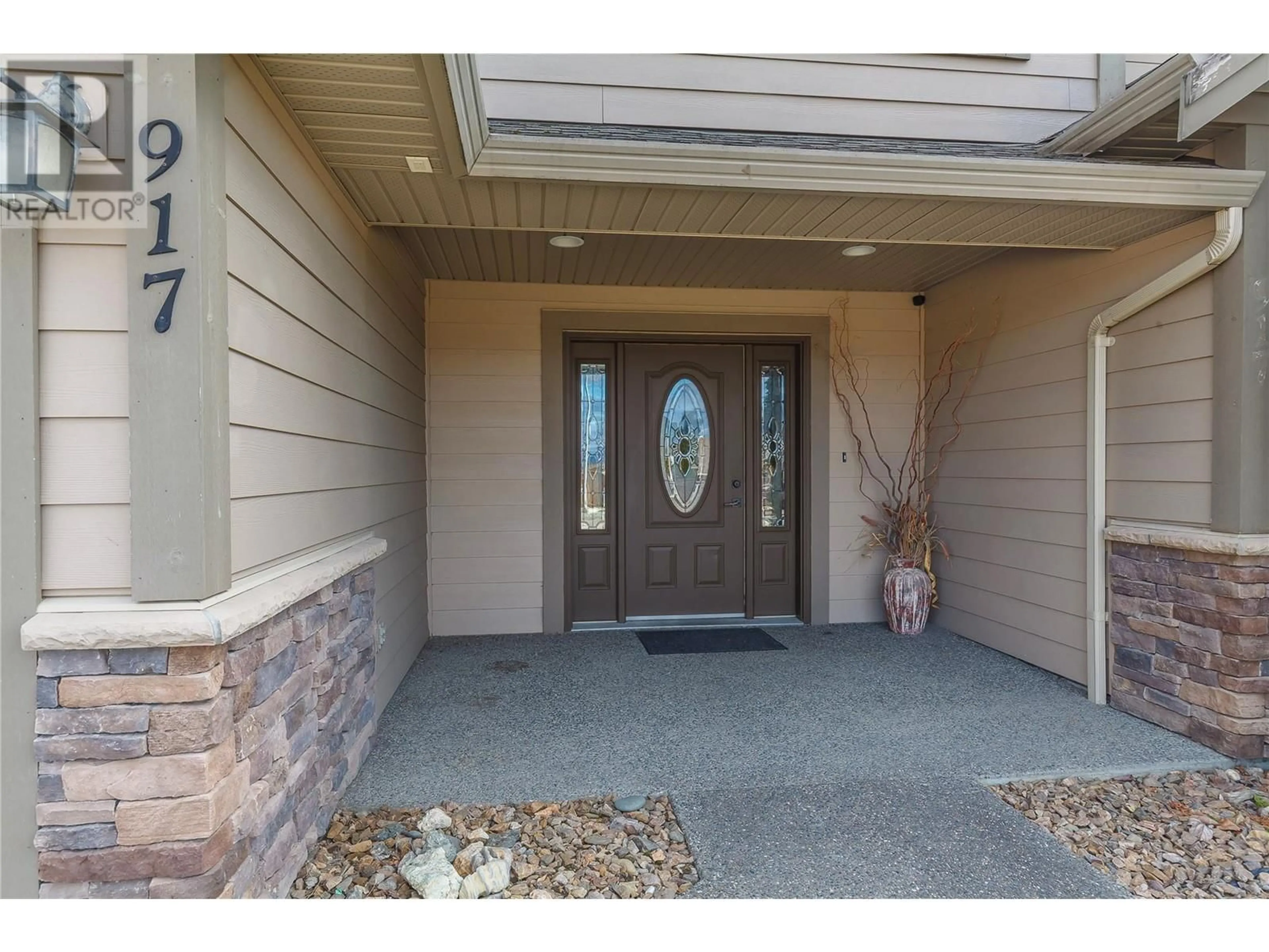 Indoor entryway for 917 Mt Grady Road, Vernon British Columbia V1B4B6