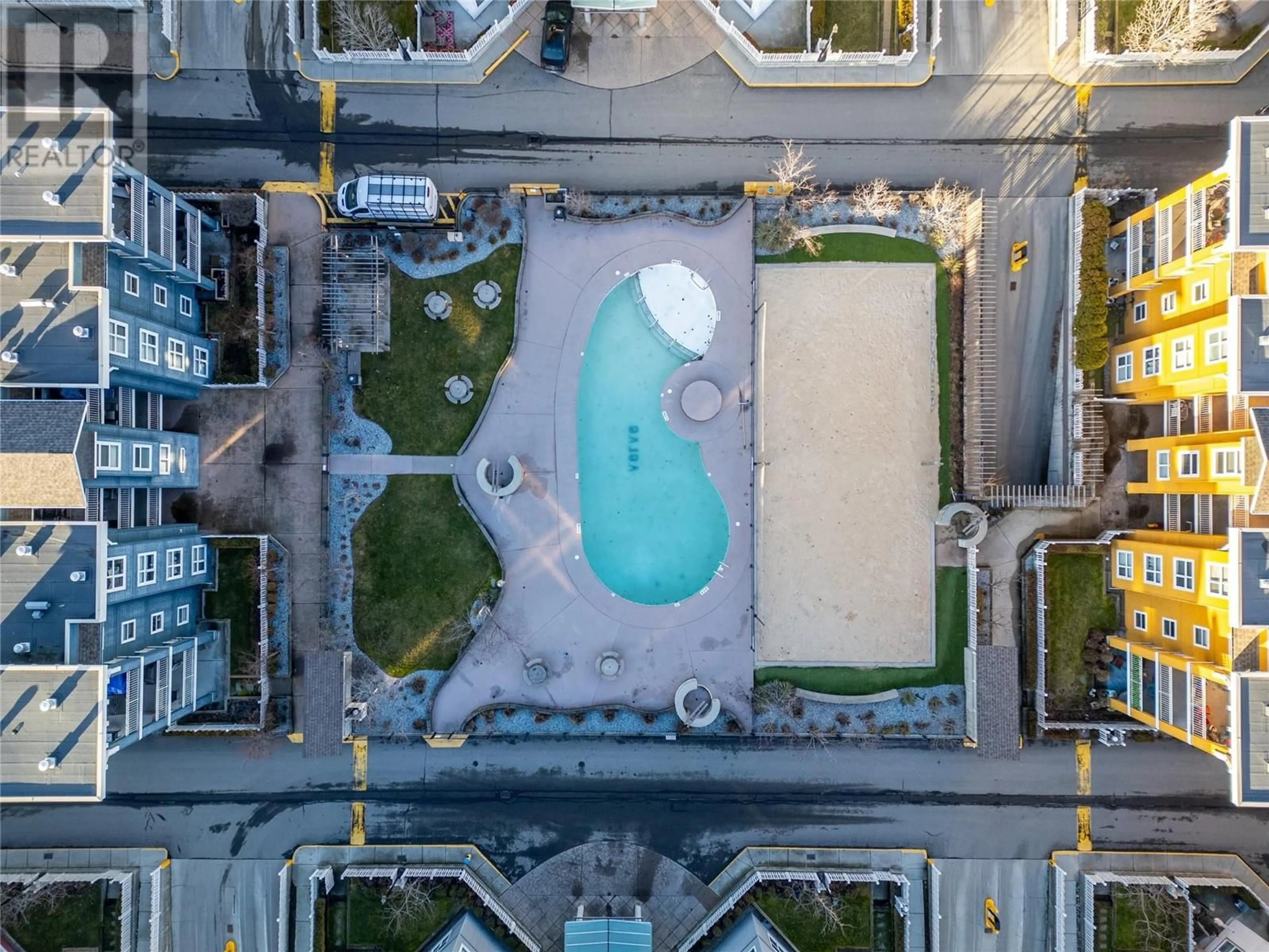 Pool for 204 - 533 YATES ROAD, Kelowna British Columbia V1V2T7
