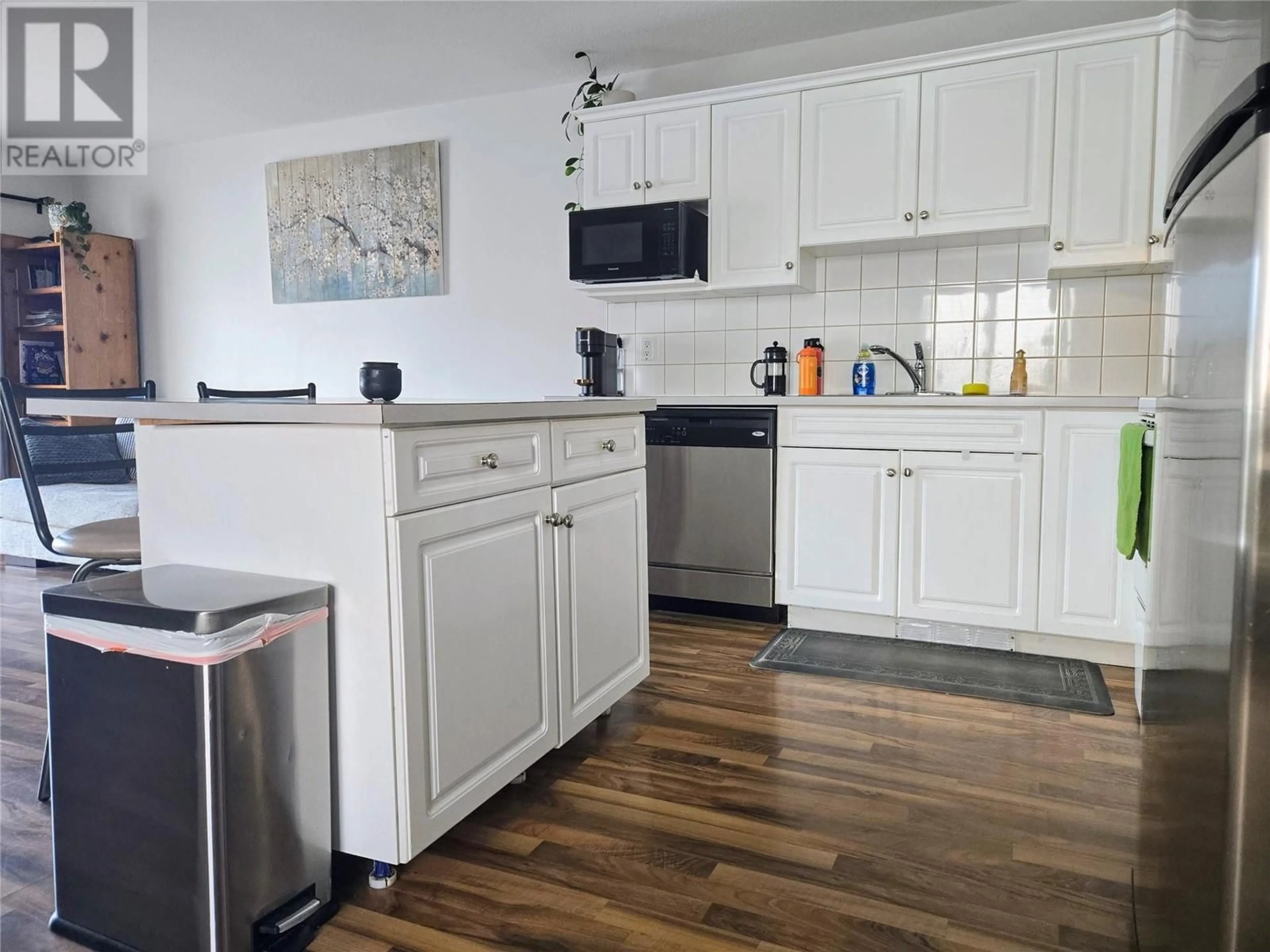 Standard kitchen, unknown for 441 4TH Avenue, Invermere British Columbia V0A1K7