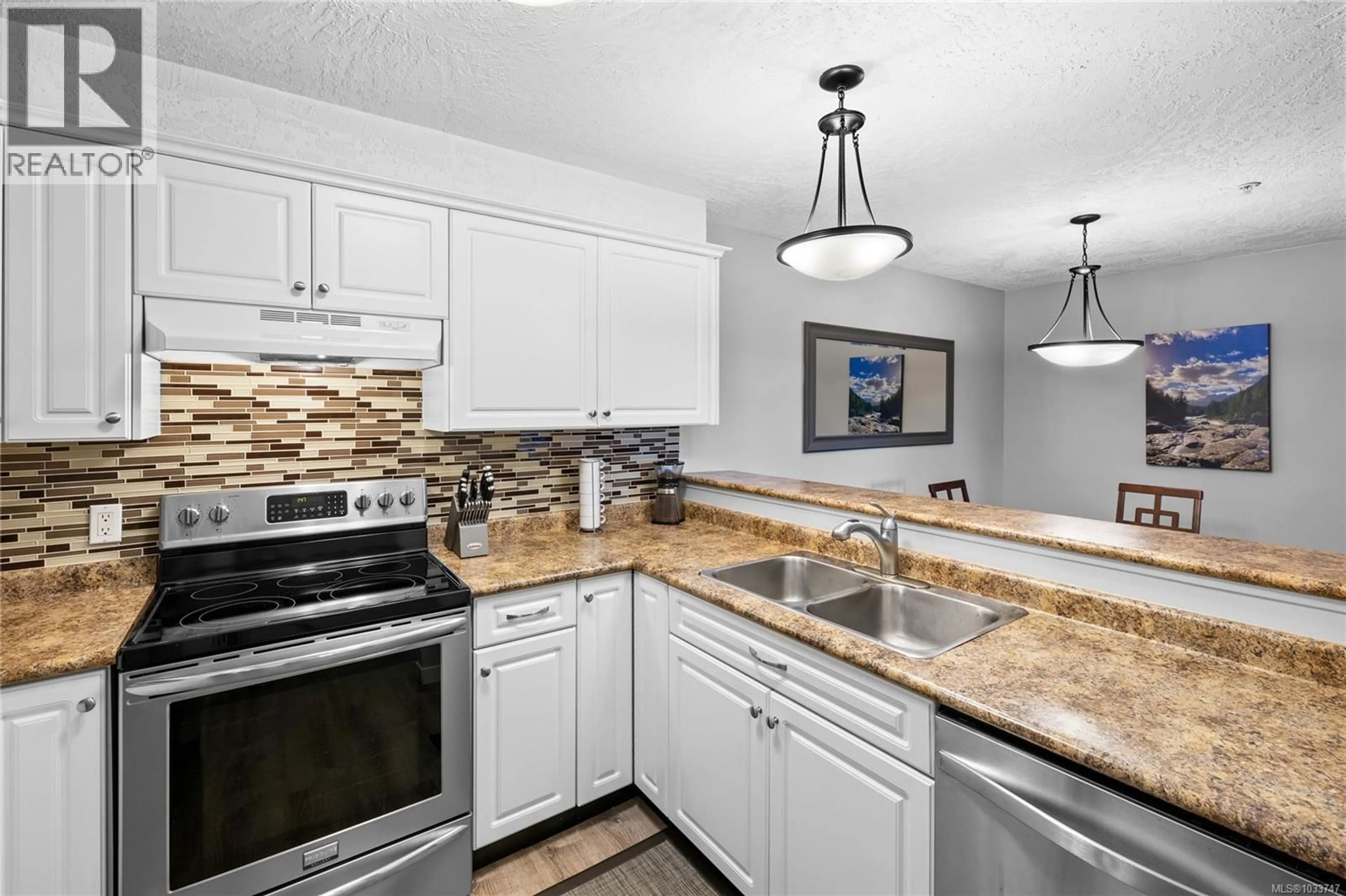 Unknown for 2 - 8 WHITE STREET, Ladysmith British Columbia V9G1A7