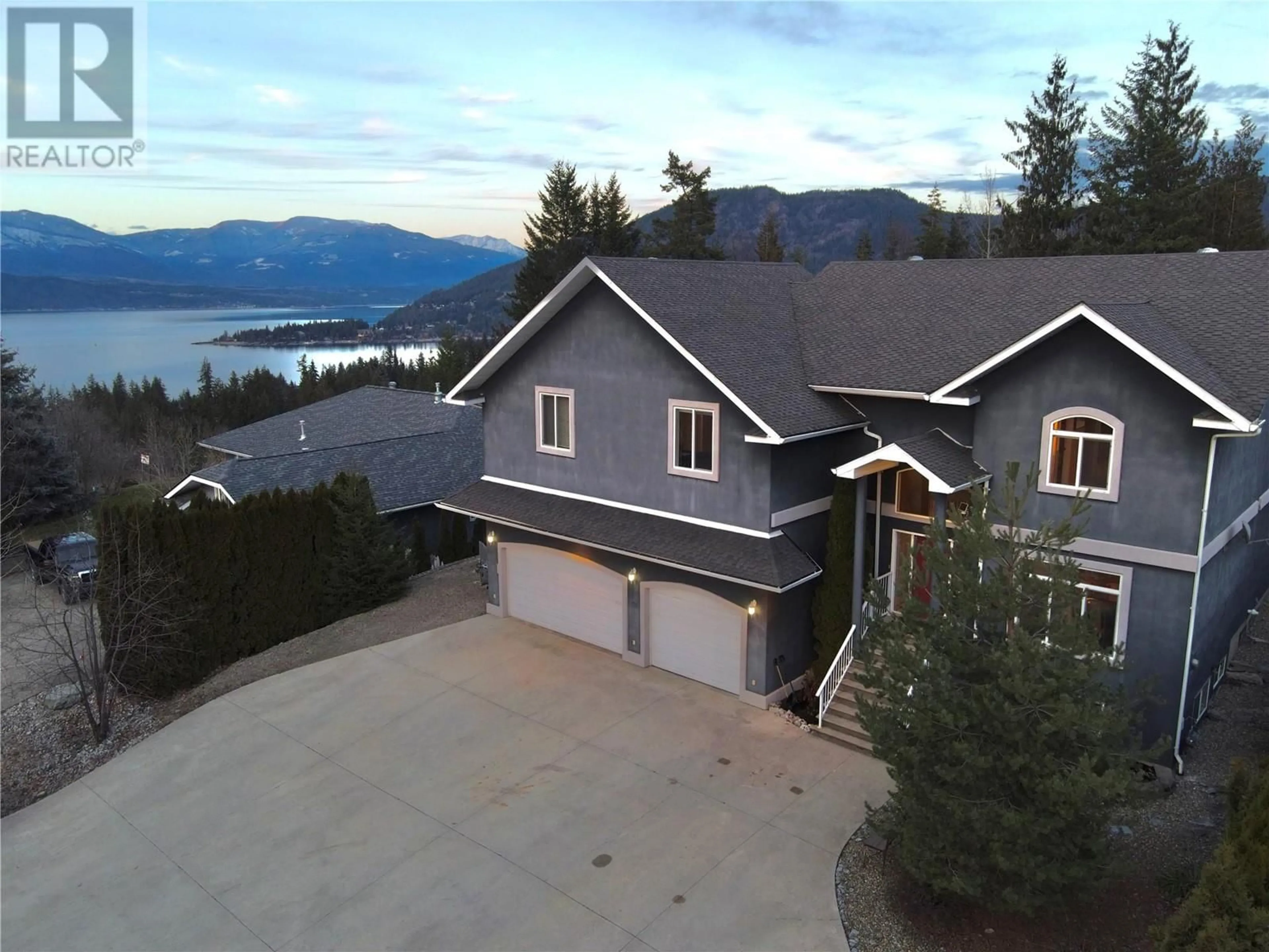 A pic from outside/outdoor area/front of a property/back of a property/a pic from drone, water/lake/river/ocean view for 2874 Hilltop Road, Blind Bay British Columbia V0E1H1