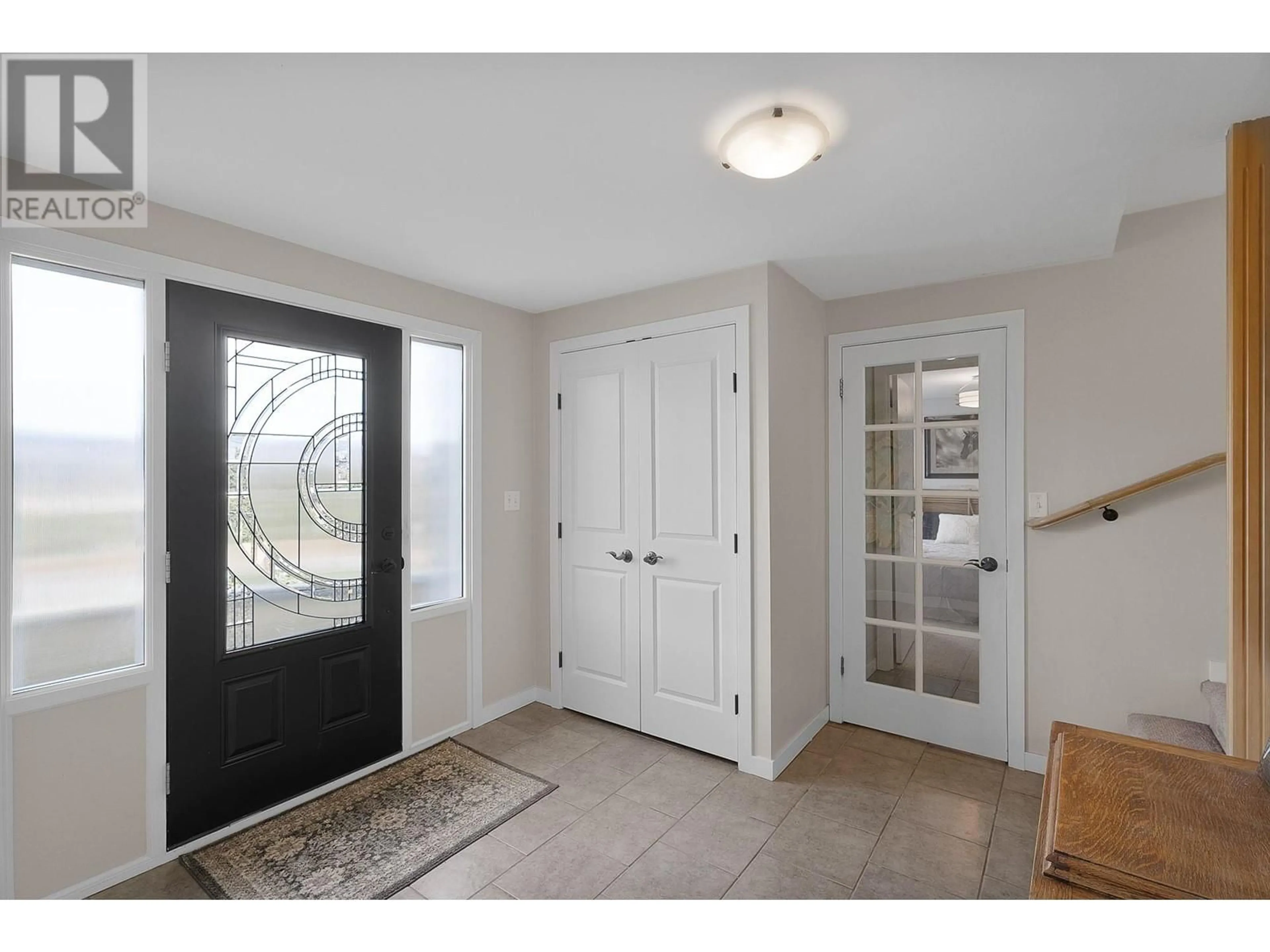 Indoor entryway for 1311 SUNRISE DRIVE, Kamloops British Columbia V2C5H3