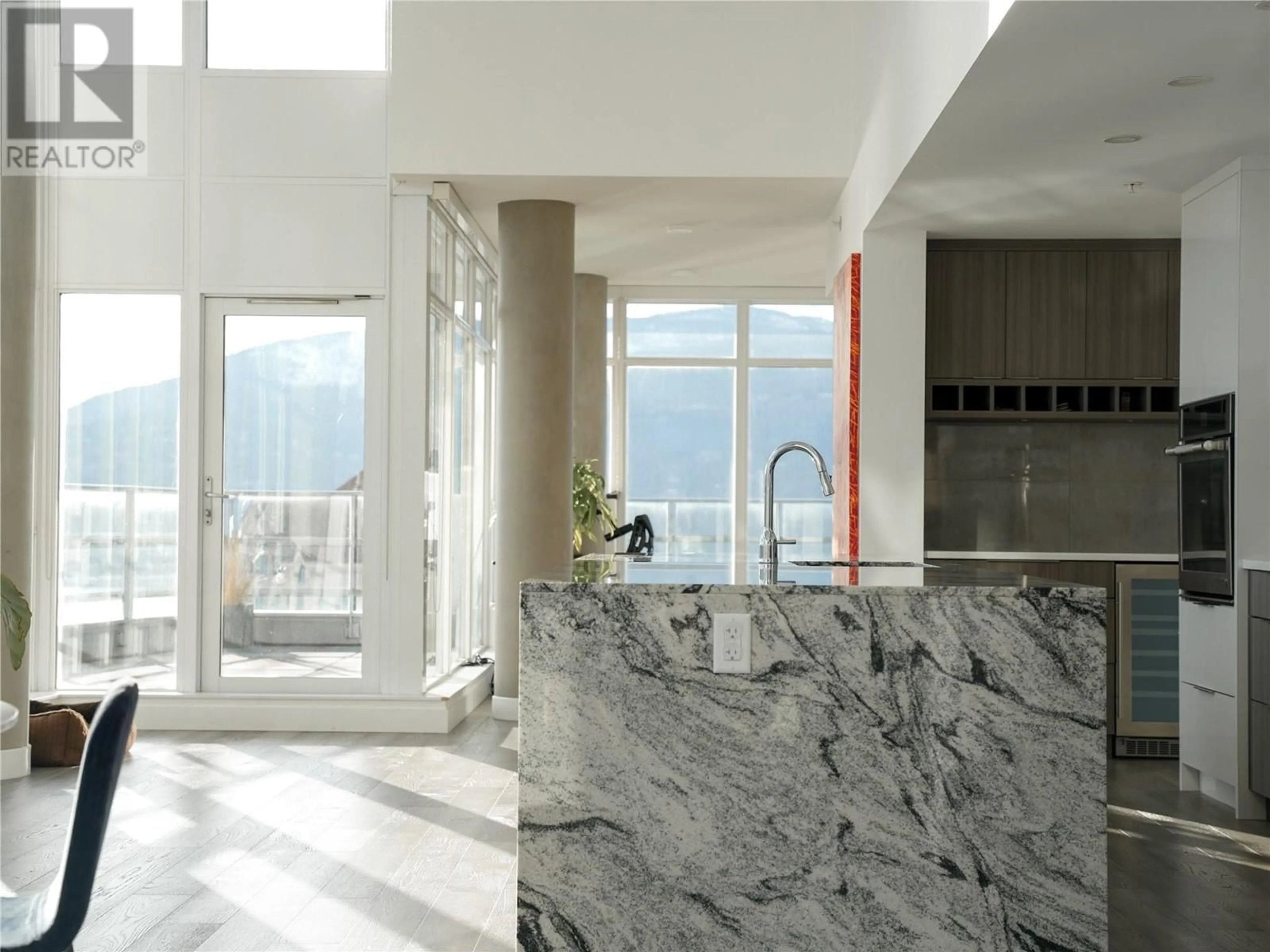Contemporary kitchen, unknown for 2101 - 1151 SUNSET DRIVE, Kelowna British Columbia V1Y0G2