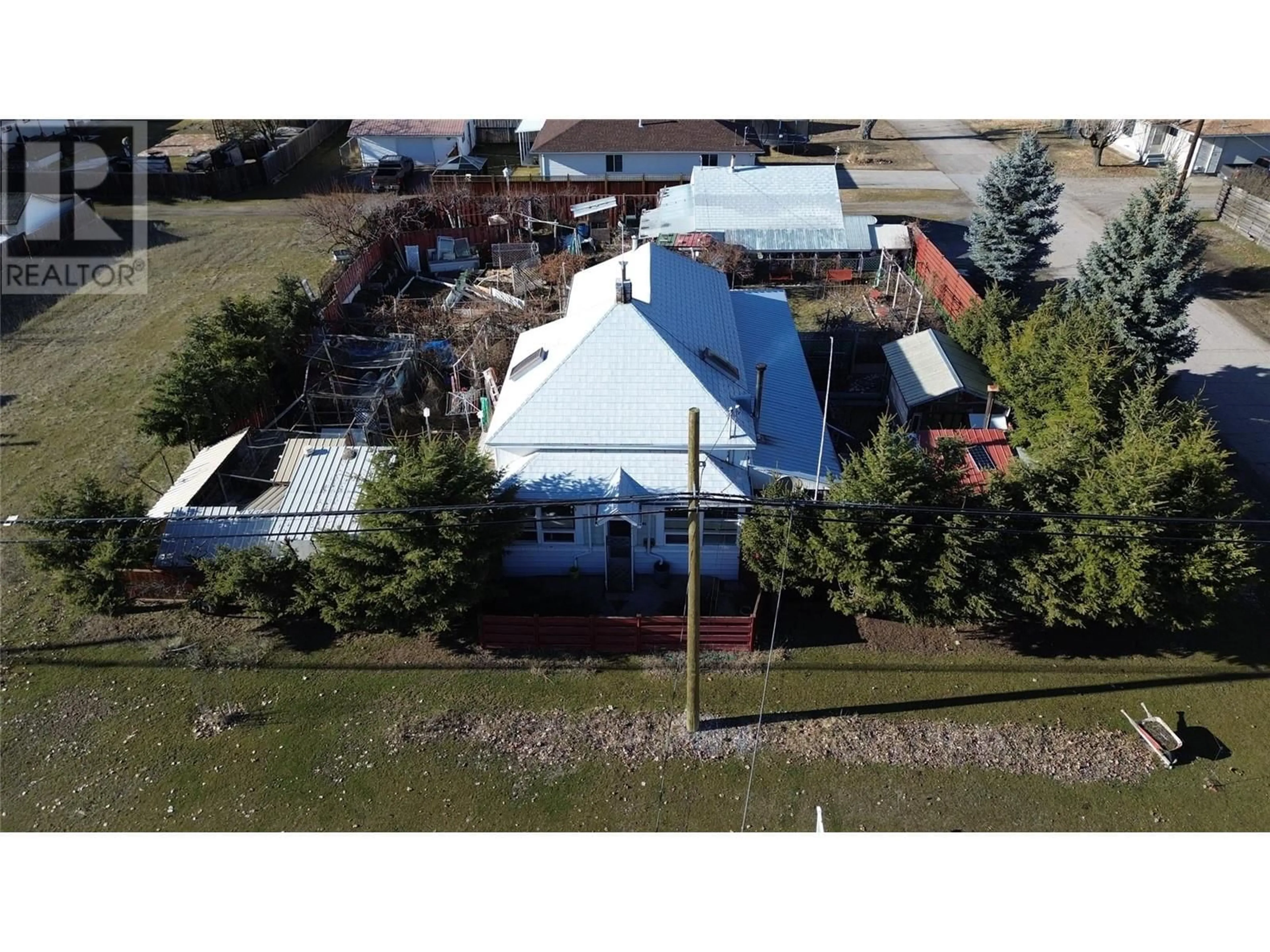 A pic from outside/outdoor area/front of a property/back of a property/a pic from drone, unknown for 1625 68TH Avenue, Grand Forks British Columbia V0H1H0