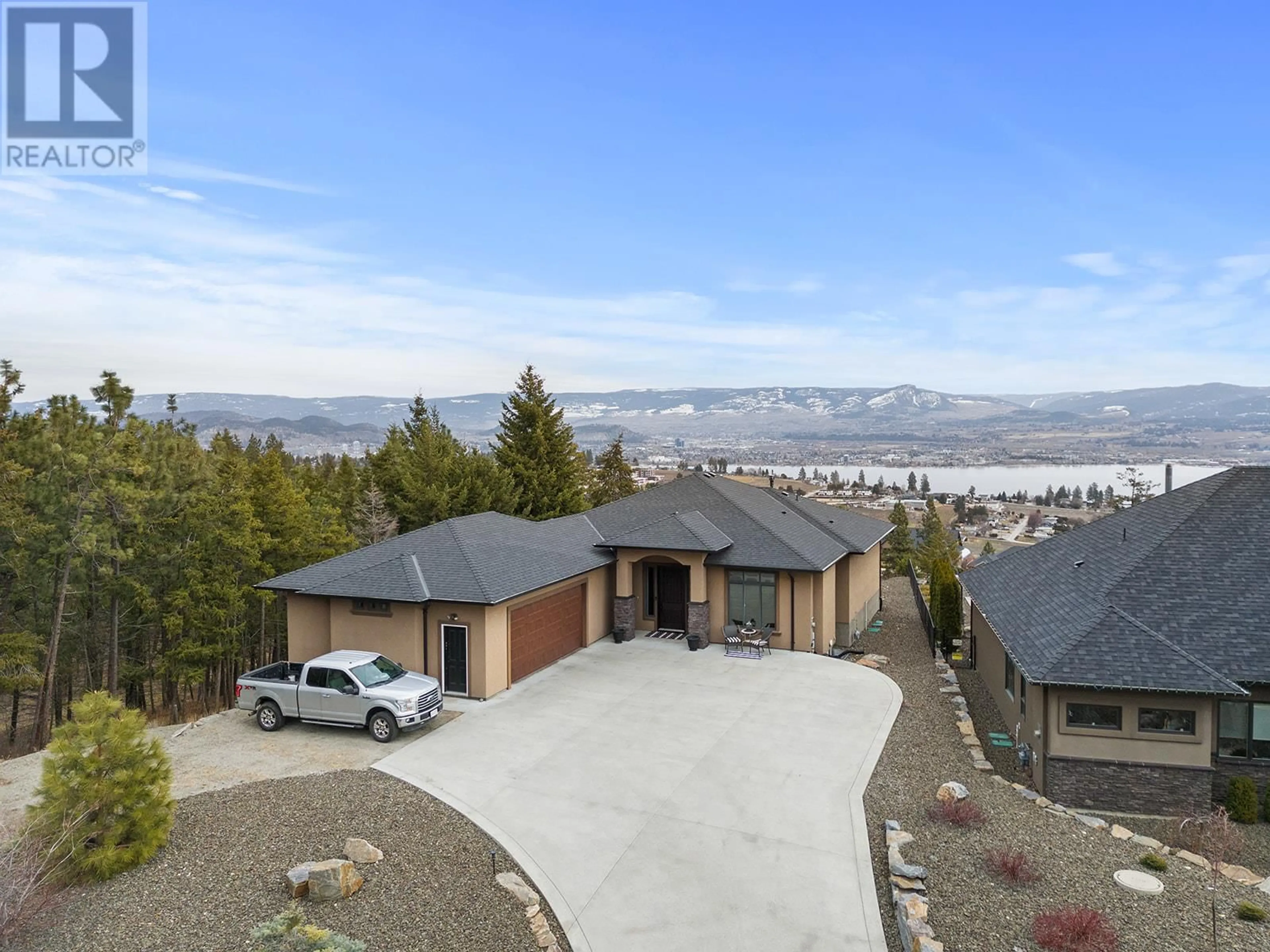 A pic from outside/outdoor area/front of a property/back of a property/a pic from drone, mountain view for 3104 Lakeview Cove Road, West Kelowna British Columbia V1Z3P6