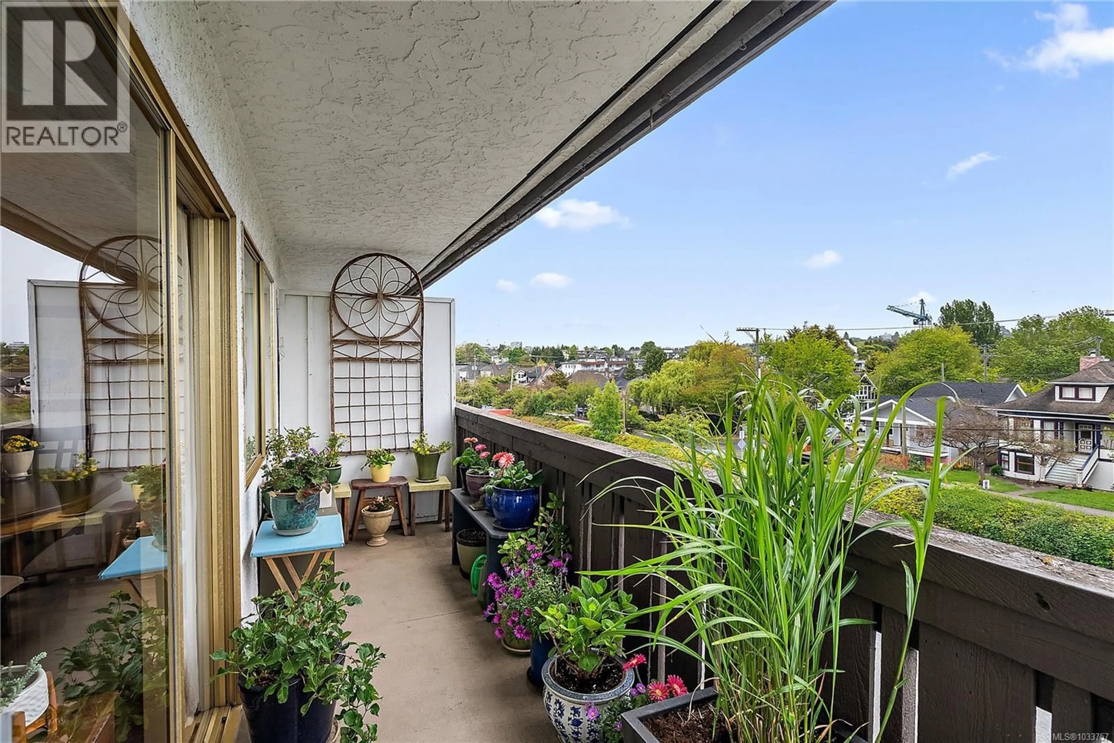 Balcony in the apartment, water/lake/river/ocean view for 324 - 964 HEYWOOD AVENUE, Victoria British Columbia V8V2Y5