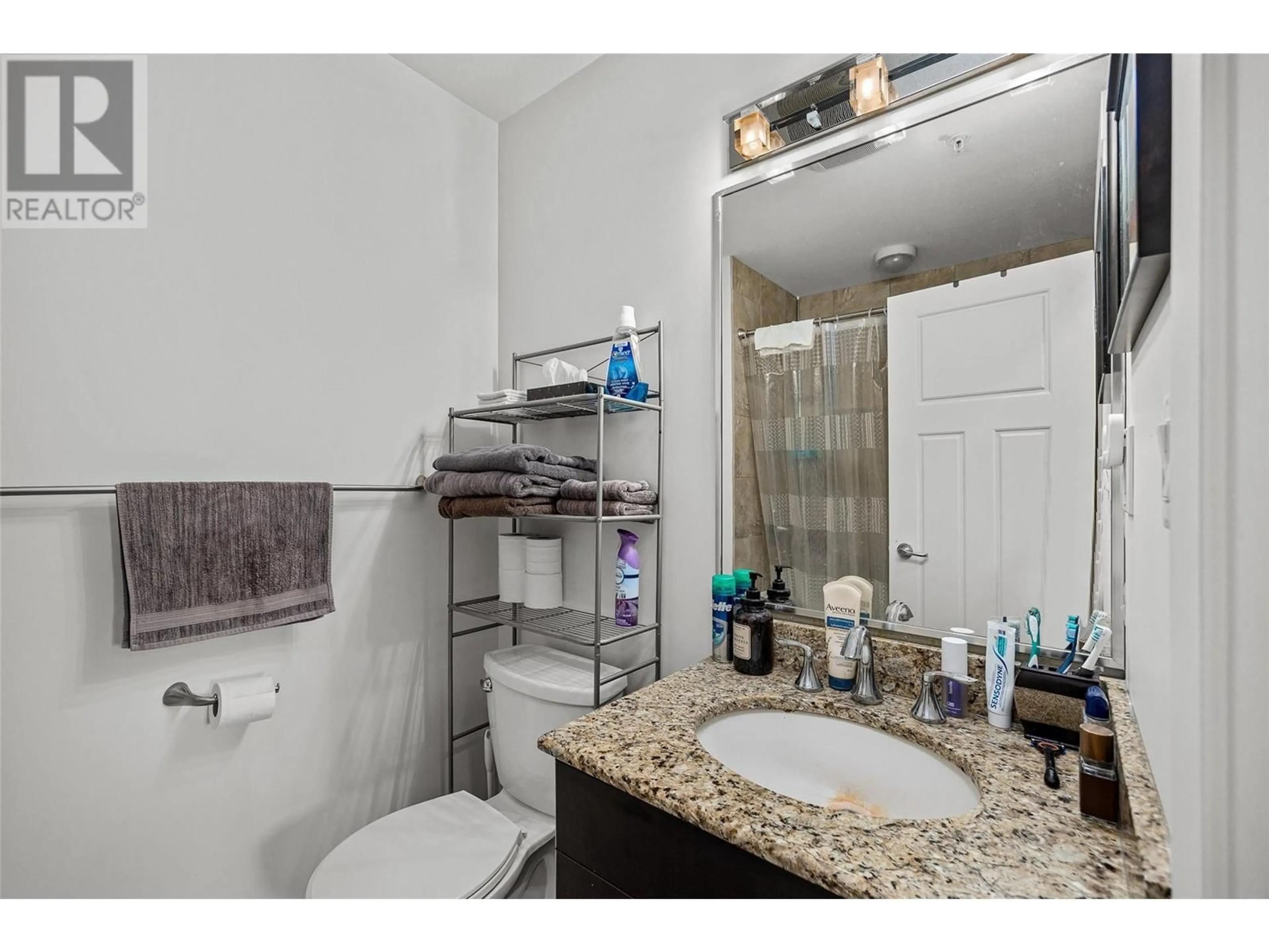 Standard bathroom, unknown for 206 - 1957 KANE ROAD, Kelowna British Columbia V1V2X7