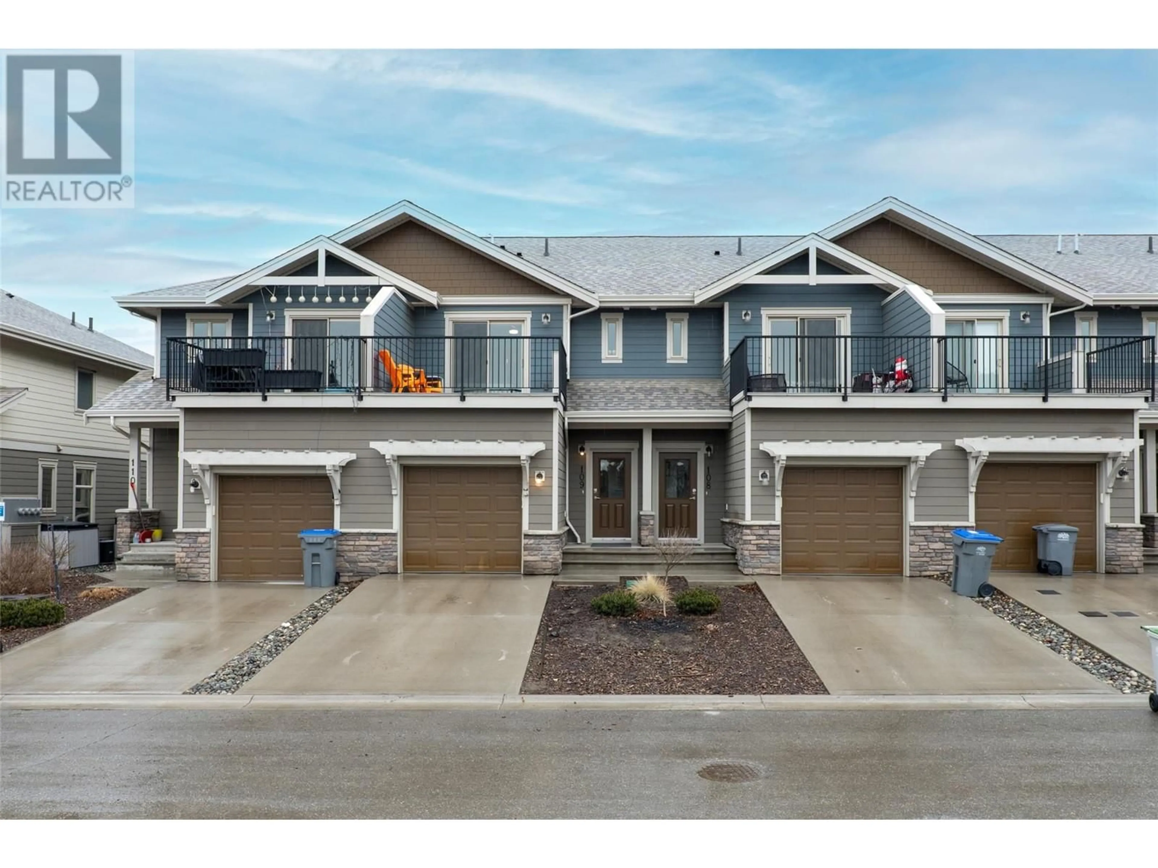 Home with vinyl exterior material, street for 200 Grand Boulevard Unit# 109, Kamloops British Columbia V2C0H3