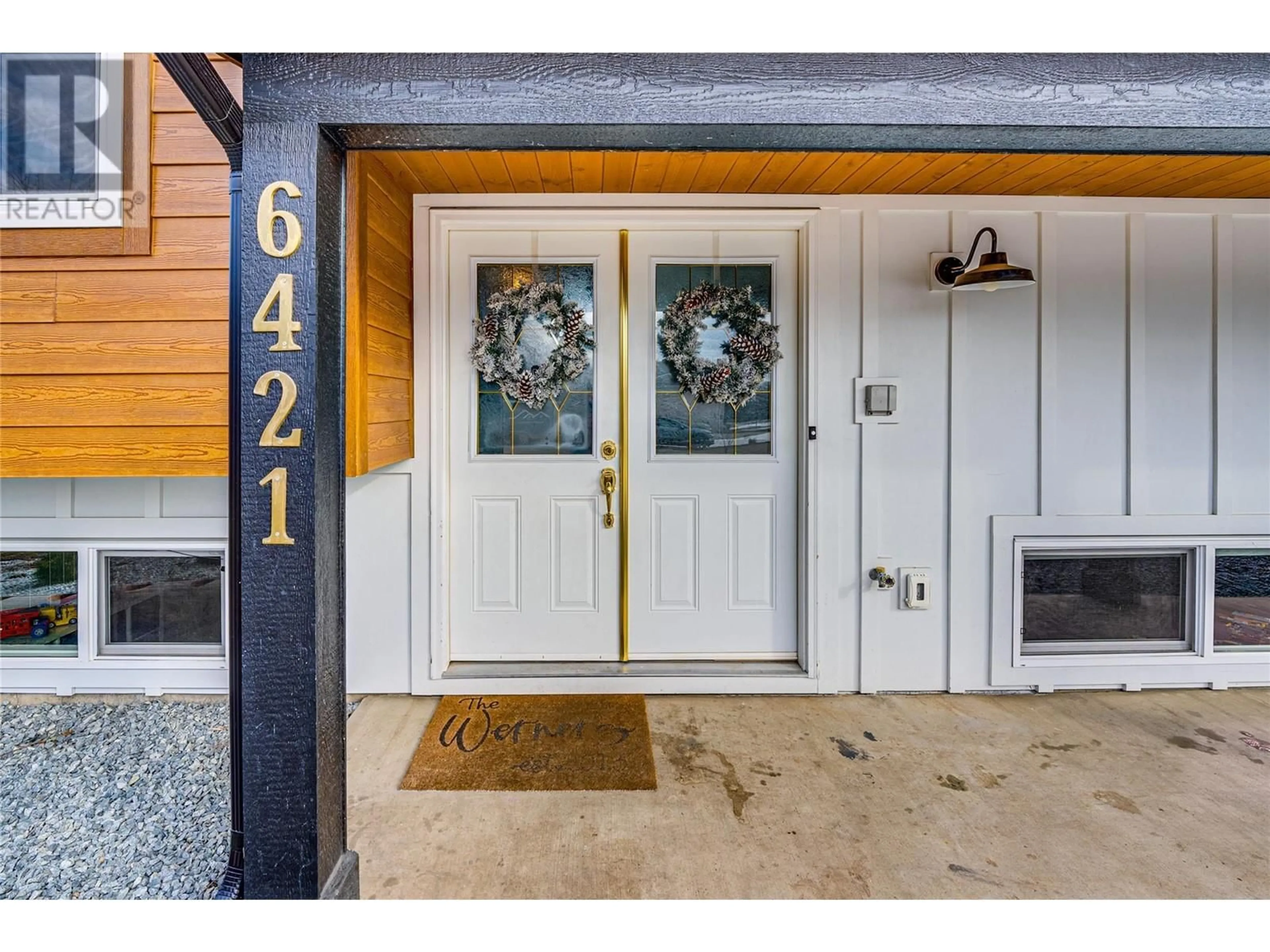 Indoor entryway for 6421 Glendora Way, Coldstream British Columbia V1B3G5