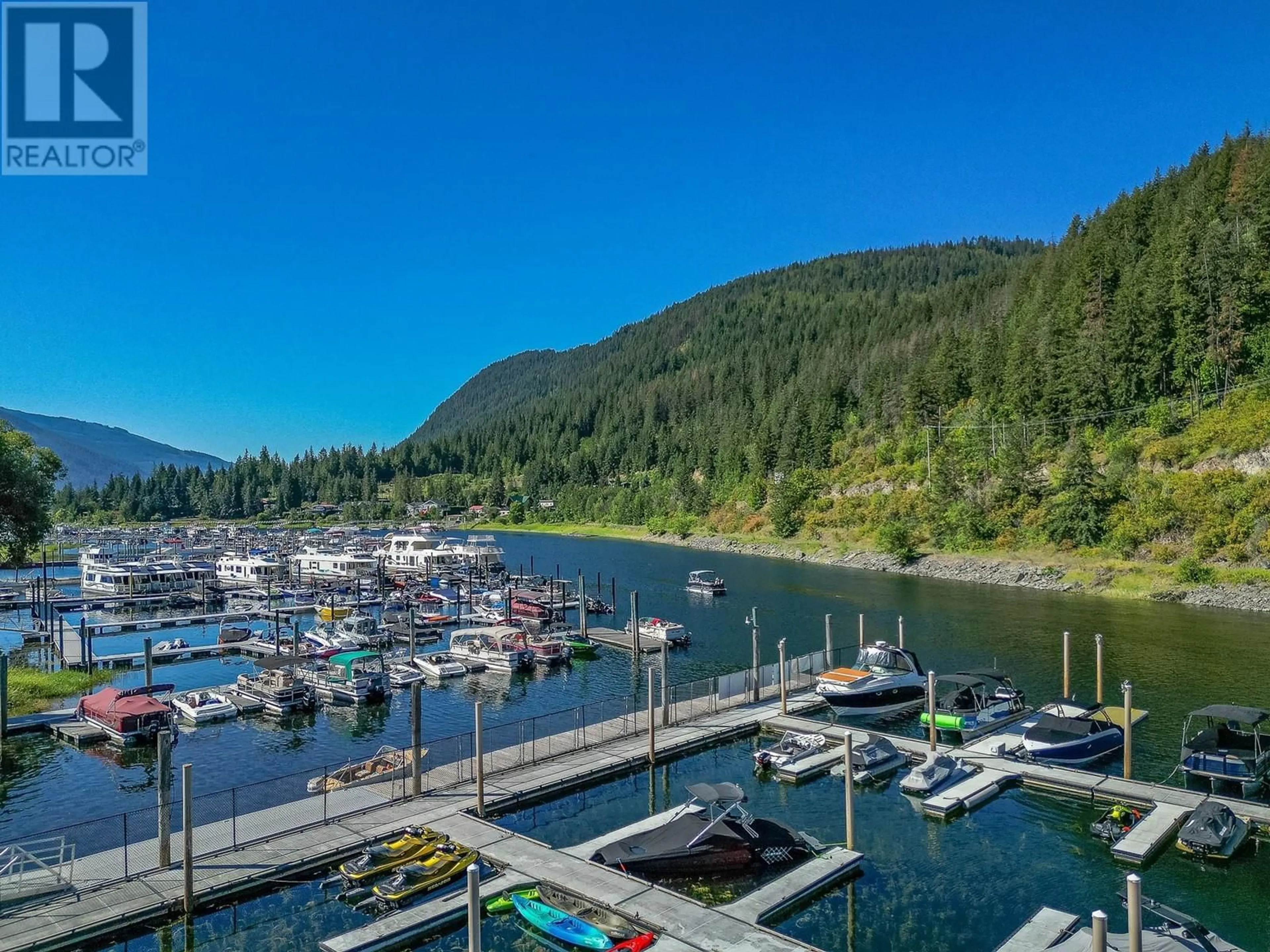 A pic from outside/outdoor area/front of a property/back of a property/a pic from drone, water/lake/river/ocean view for 19 - 1130 RIVERSIDE AVENUE, Sicamous British Columbia V0E2V1