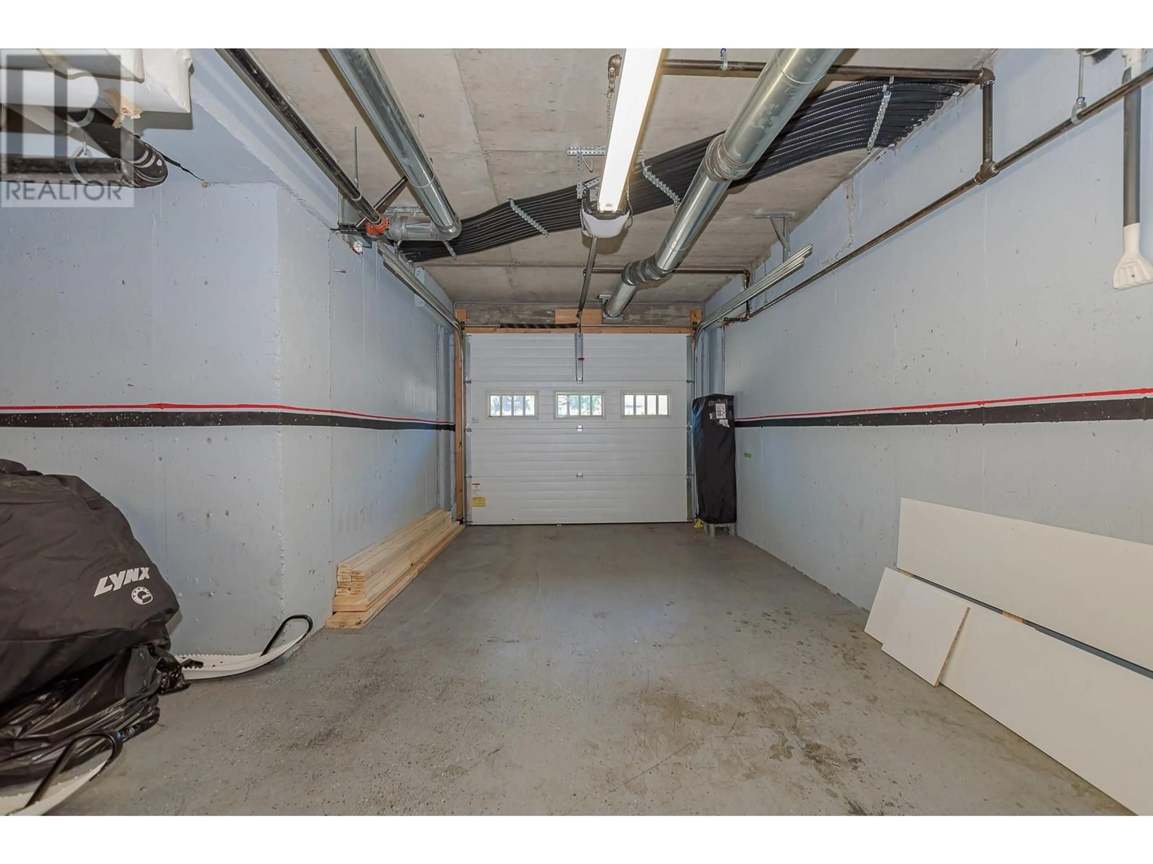 Indoor garage for 1130 Riverside Avenue Unit# 19, Sicamous British Columbia V0E2V1