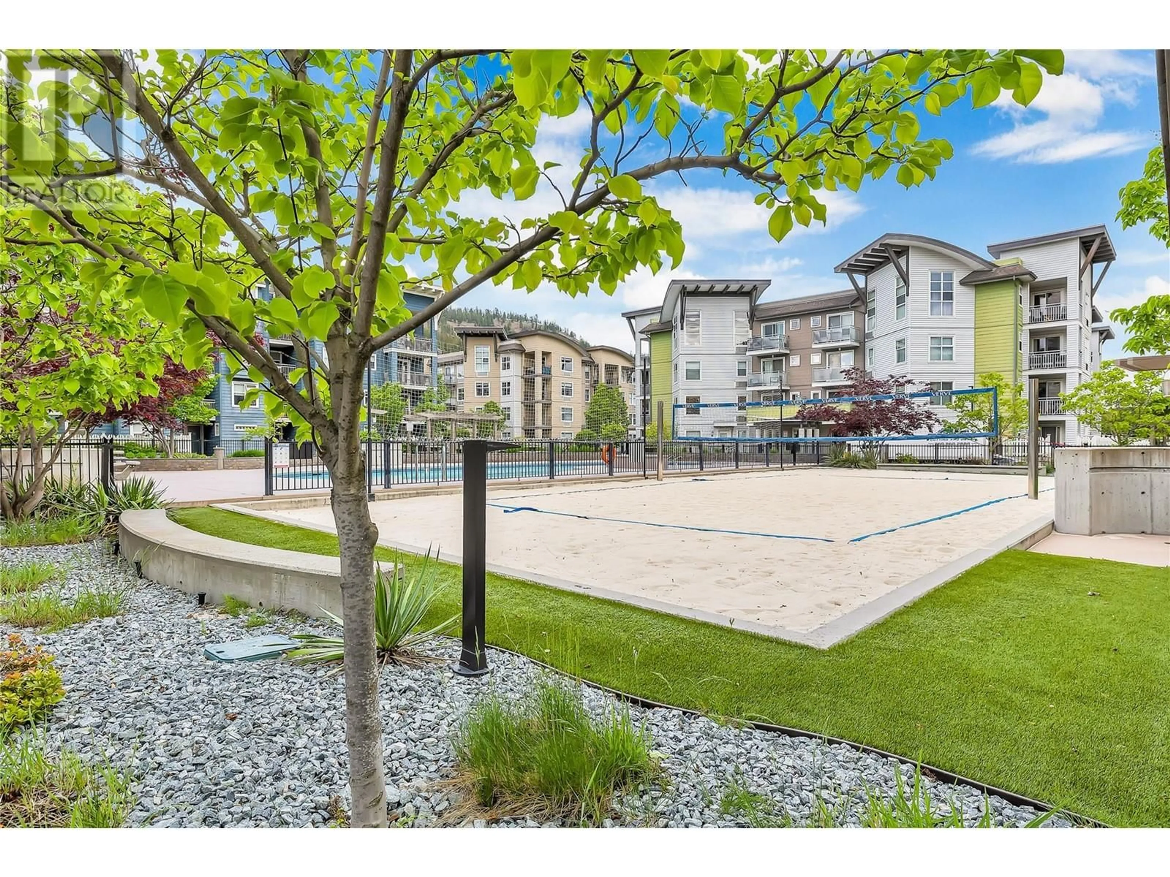 Patio, street for 203 - 547 YATES ROAD, Kelowna British Columbia V1V2V5