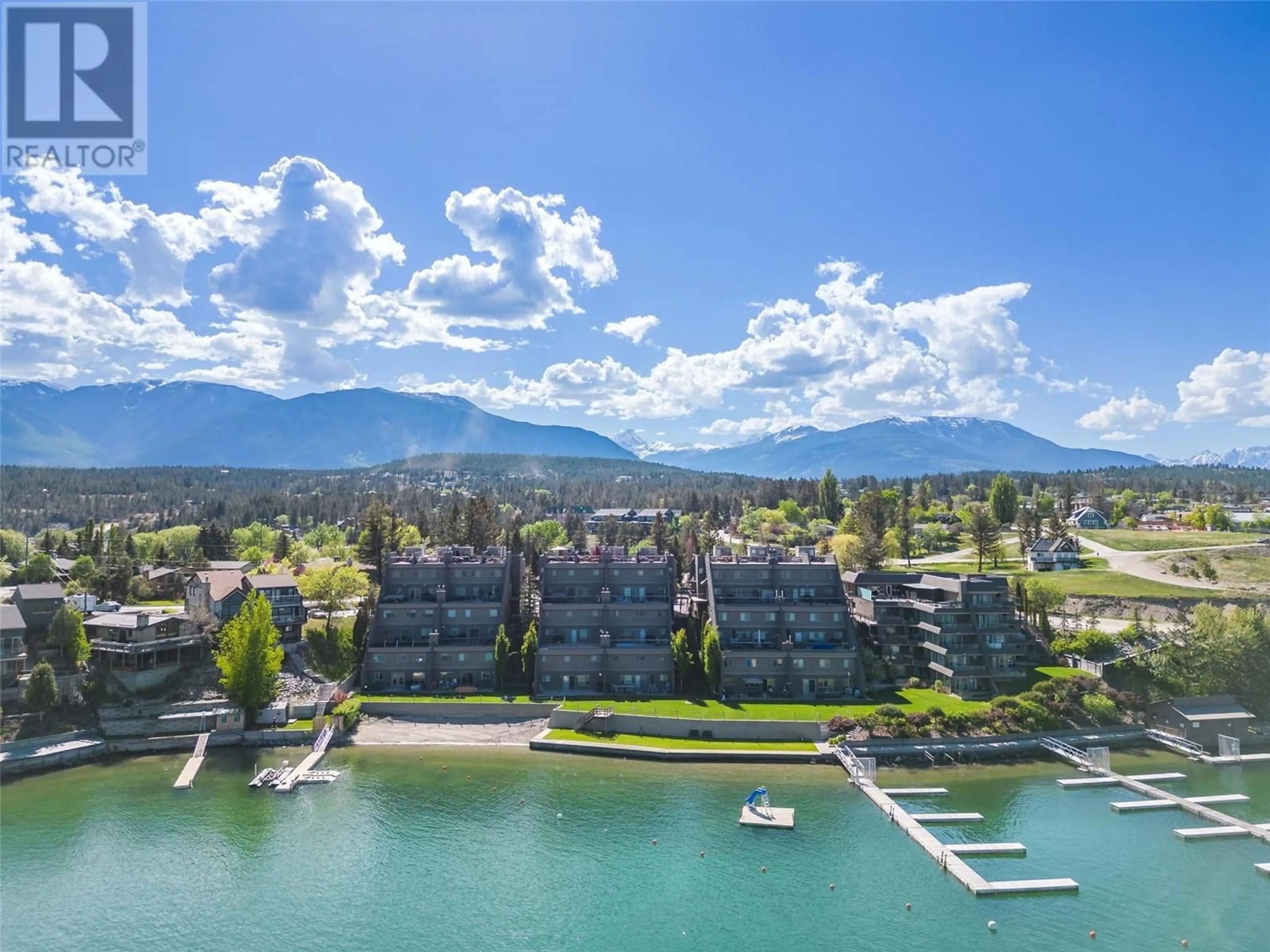 A pic from outside/outdoor area/front of a property/back of a property/a pic from drone, water/lake/river/ocean view for 2 - 1521 2ND AVENUE, Invermere British Columbia V0A1K4