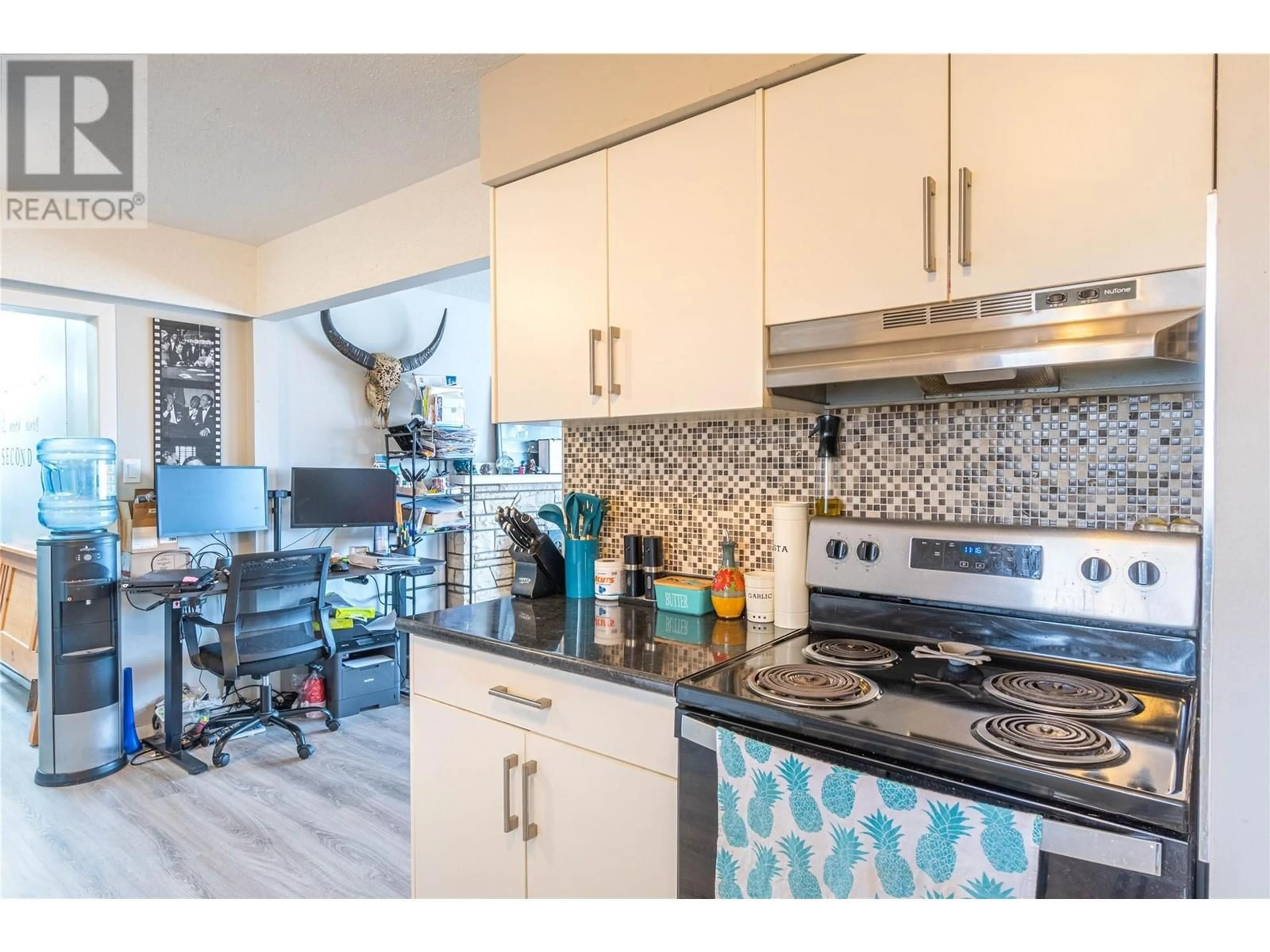 Open concept kitchen, unknown for 1569 WESTMOUNT DRIVE, Kamloops British Columbia V2B6A1