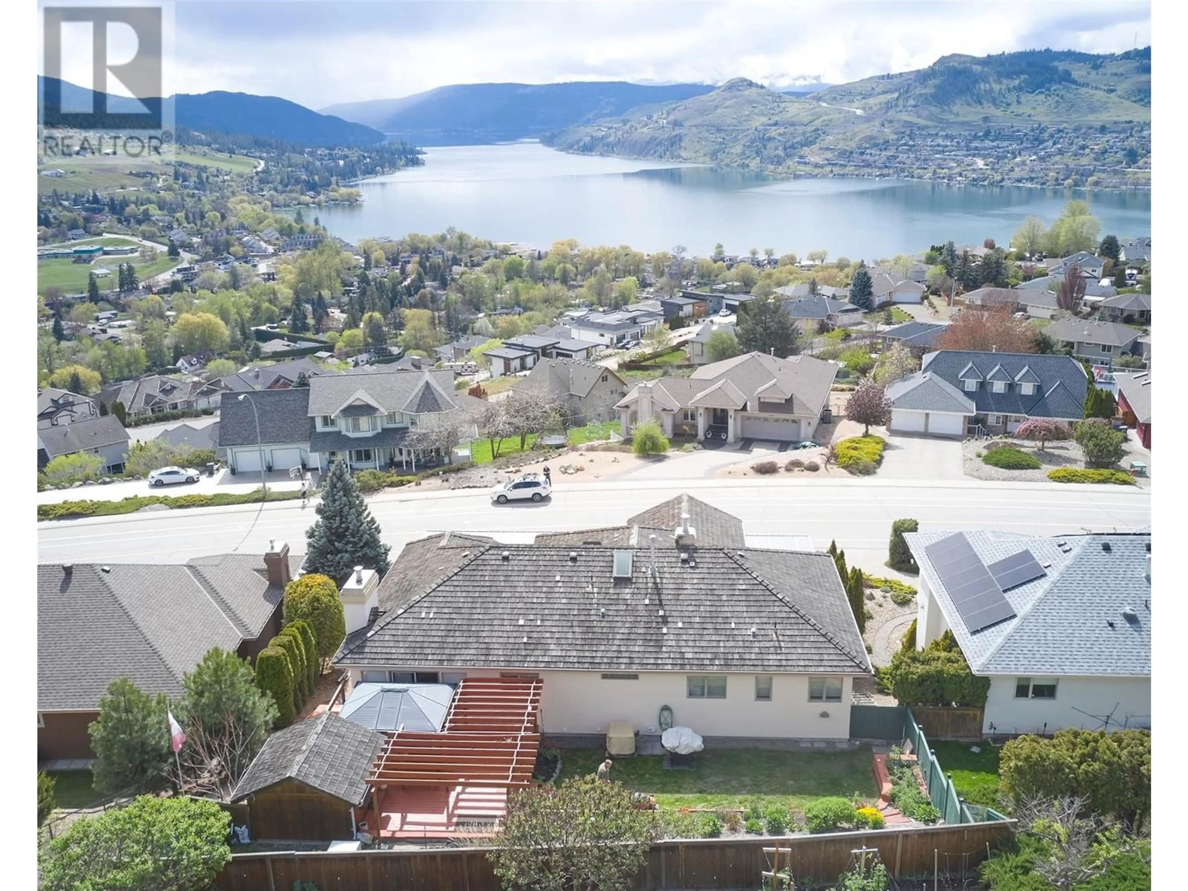 A pic from outside/outdoor area/front of a property/back of a property/a pic from drone, water/lake/river/ocean view for 633 MIDDLETON WAY, Coldstream British Columbia V1B2V5