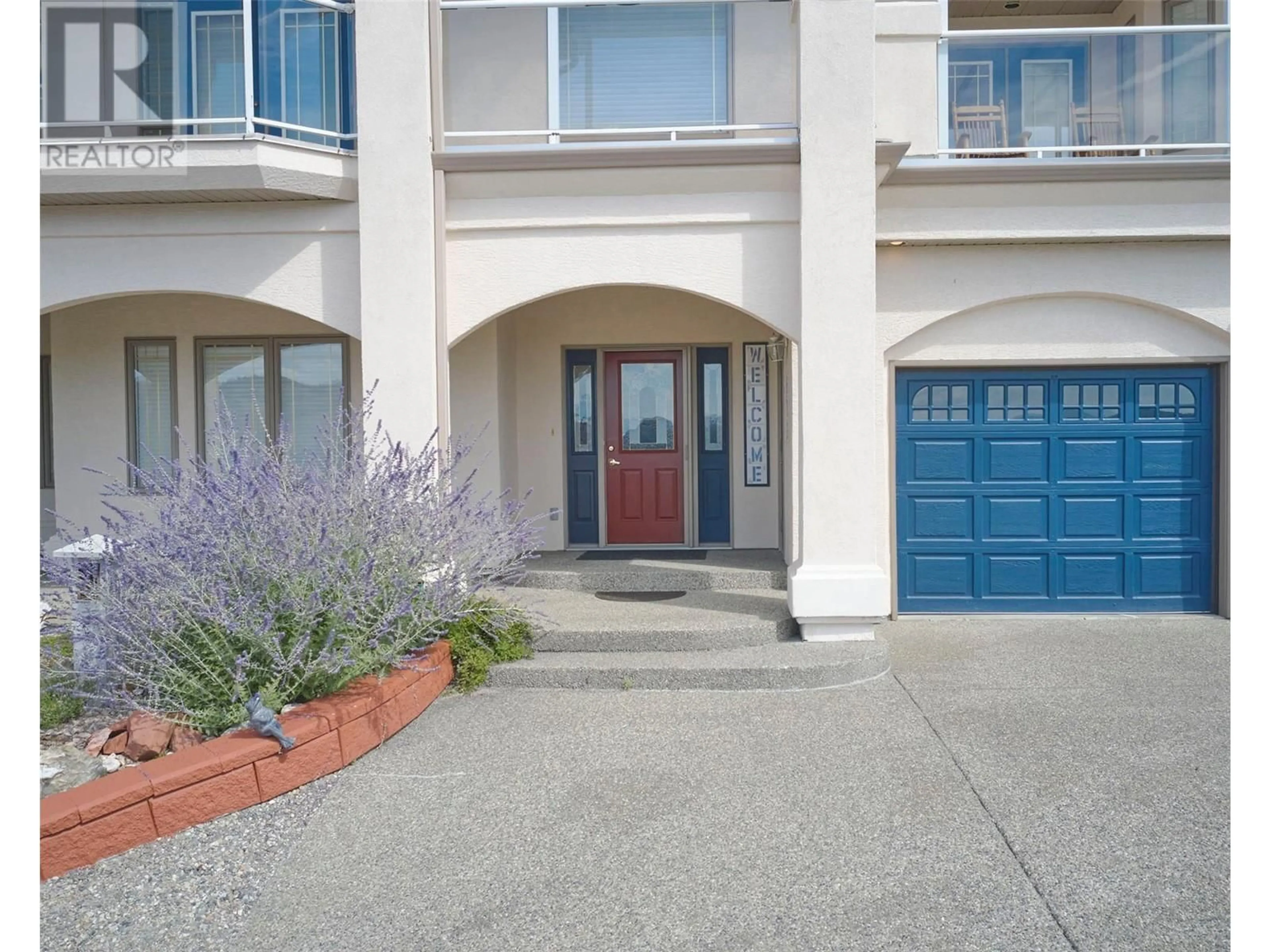 Indoor entryway for 633 MIDDLETON WAY, Coldstream British Columbia V1B2V5