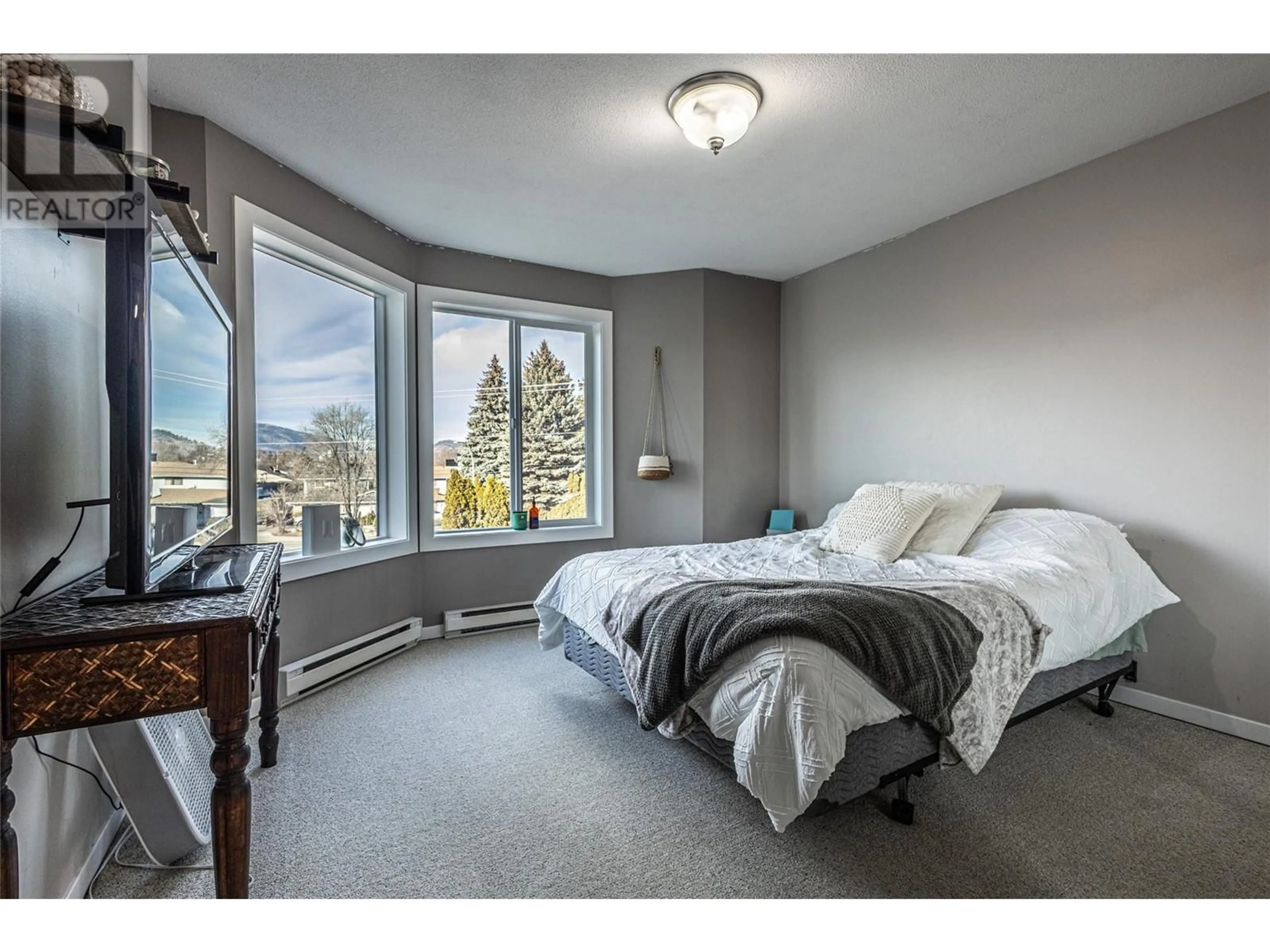 Bedroom with bed, unknown for 314 - 769 KLO ROAD, Kelowna British Columbia V1Y9L9
