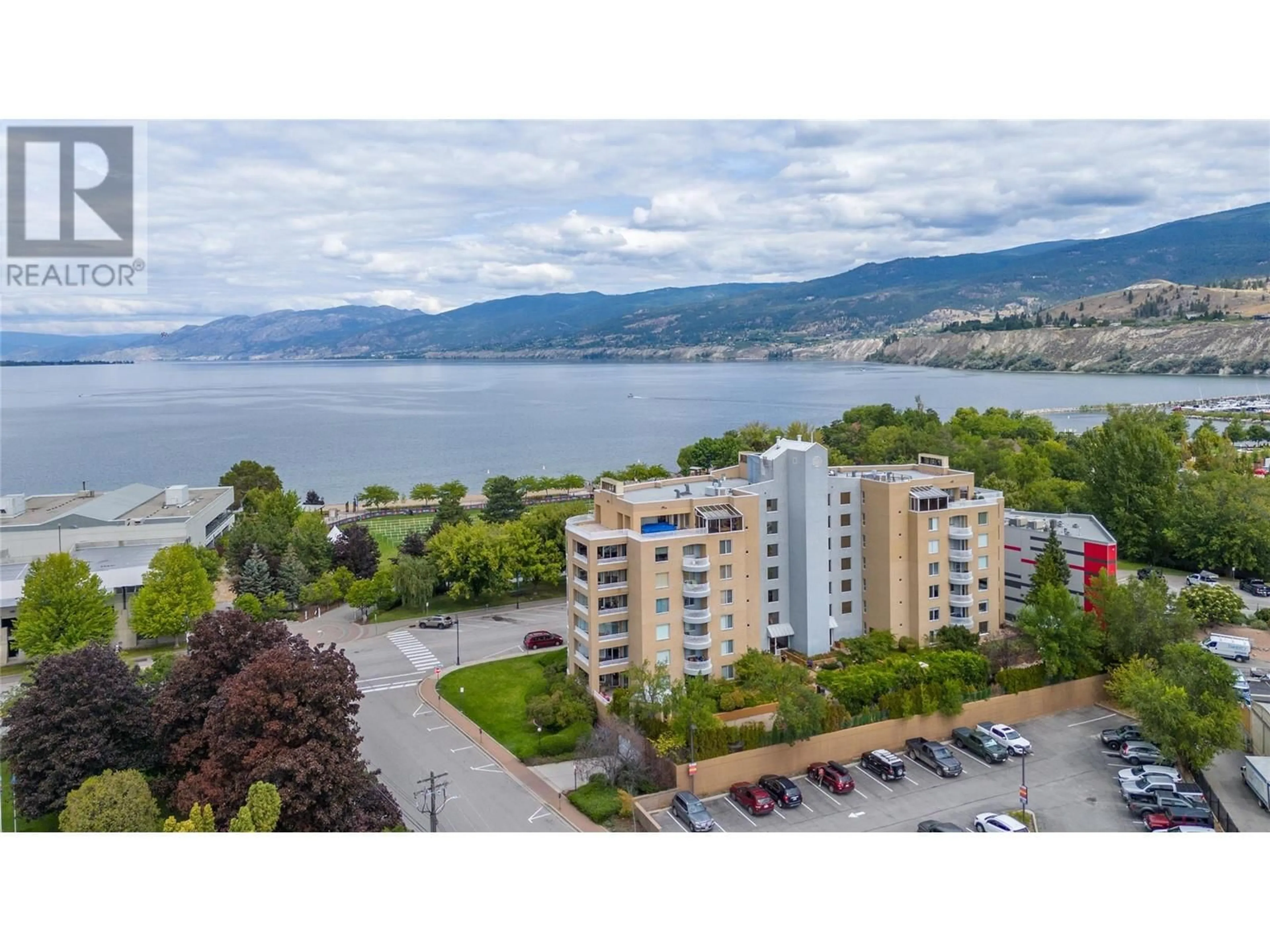 A pic from outside/outdoor area/front of a property/back of a property/a pic from drone, water/lake/river/ocean view for 304 - 86 LAKESHORE DRIVE, Penticton British Columbia V2A1B5