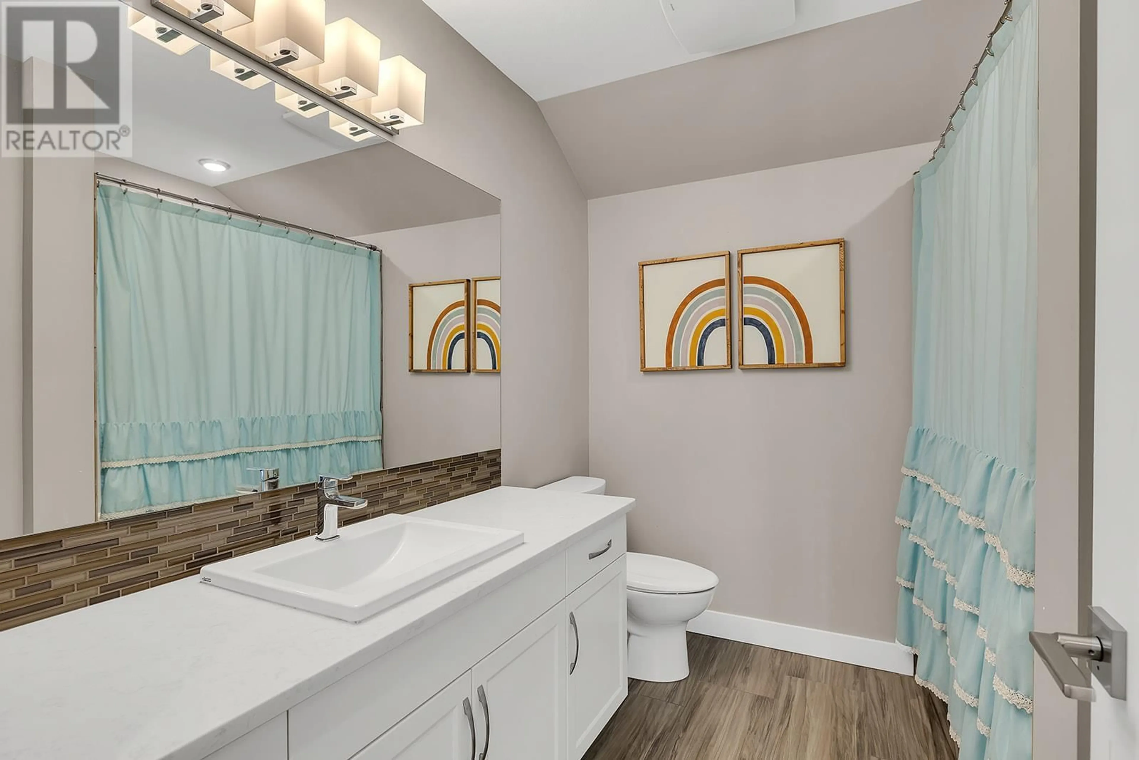 Contemporary bathroom, ceramic/tile floor for 25 - 1870 ROSEALEE LANE, West Kelowna British Columbia V1Z4E5