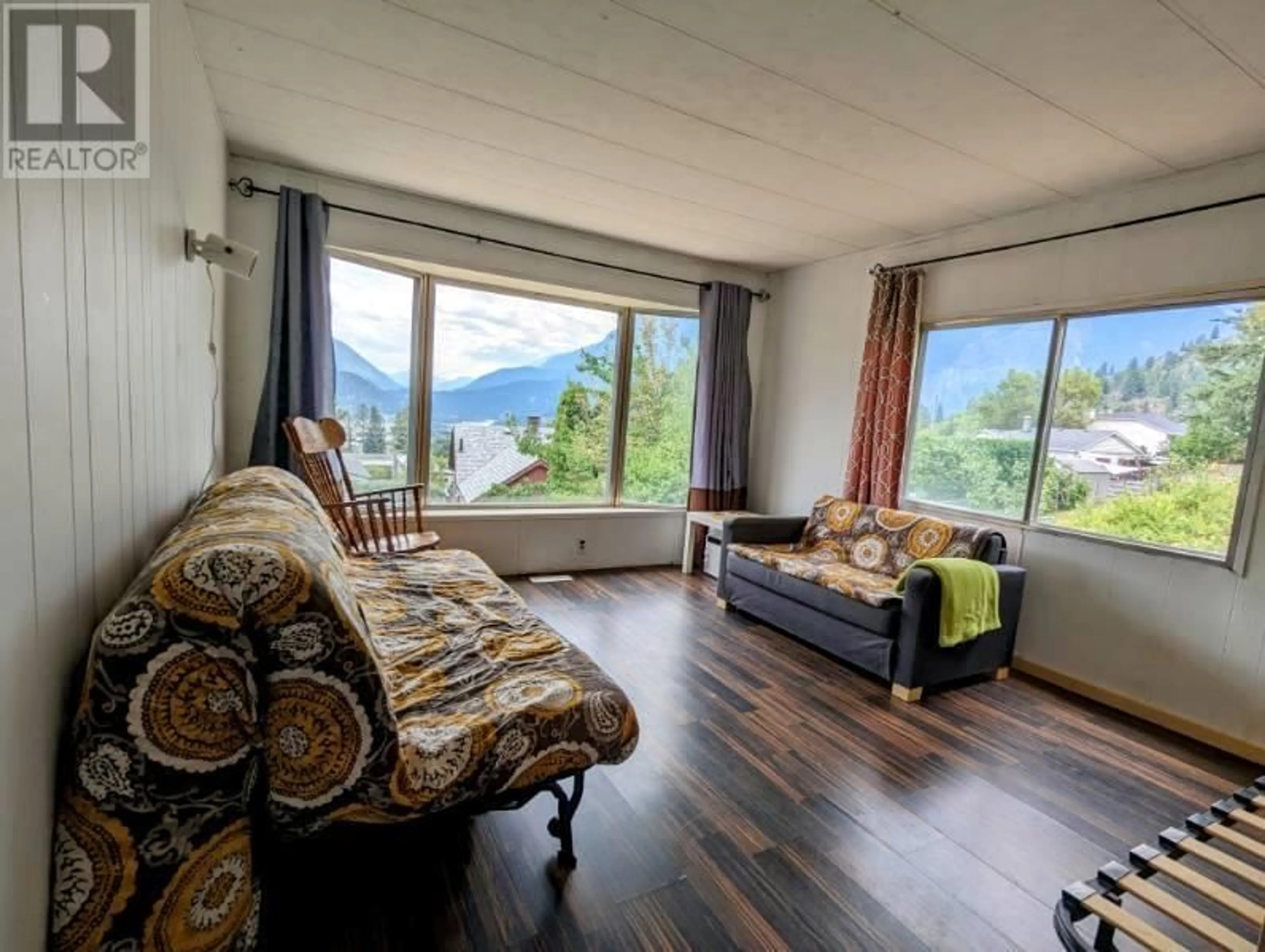 Living room with furniture, unknown for 618 VICTORIA STREET, Lillooet British Columbia V0K2E3