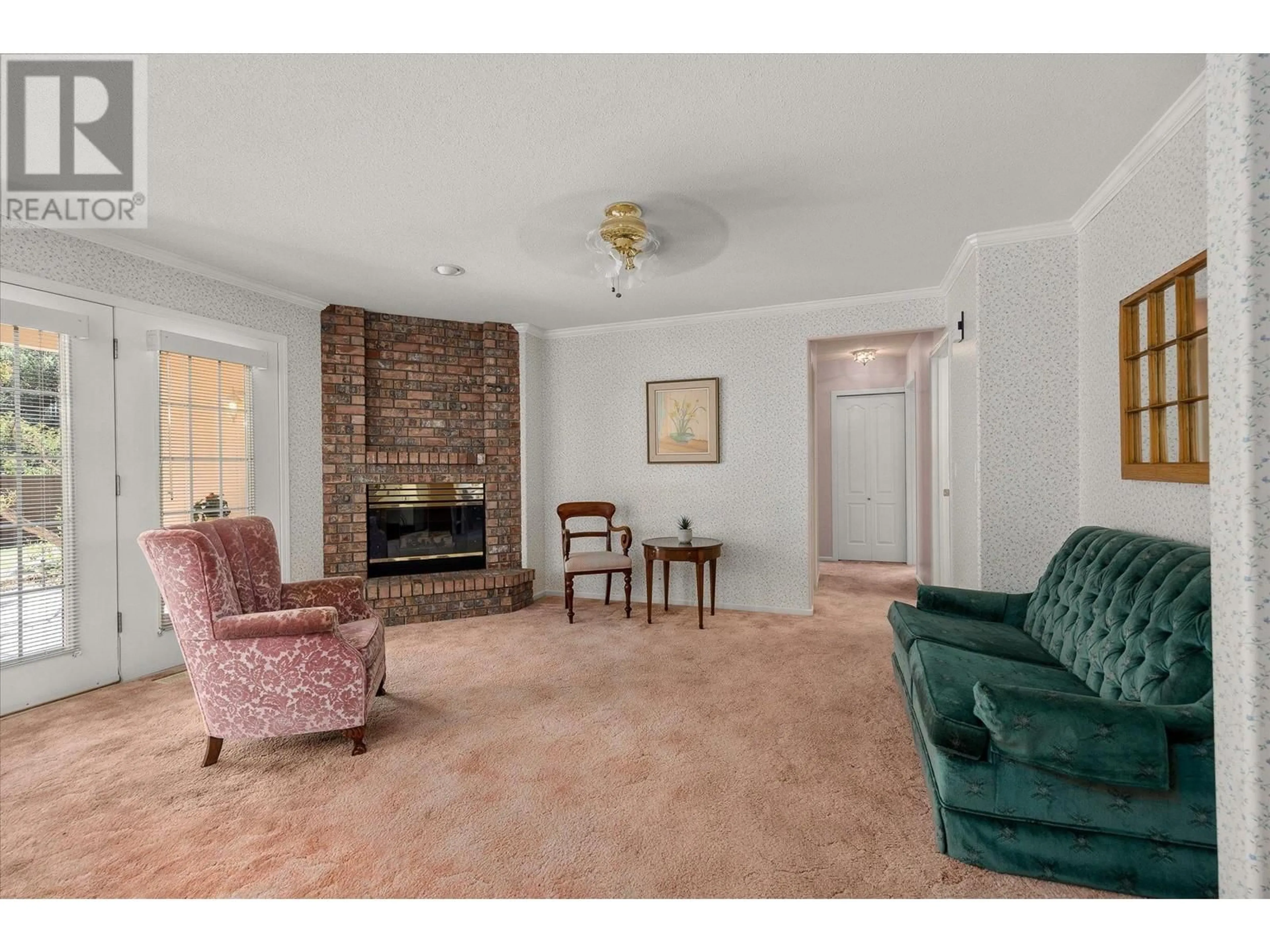 Living room with furniture, unknown for 54 - 1201 CAMERON AVENUE, Kelowna British Columbia V1W3R8